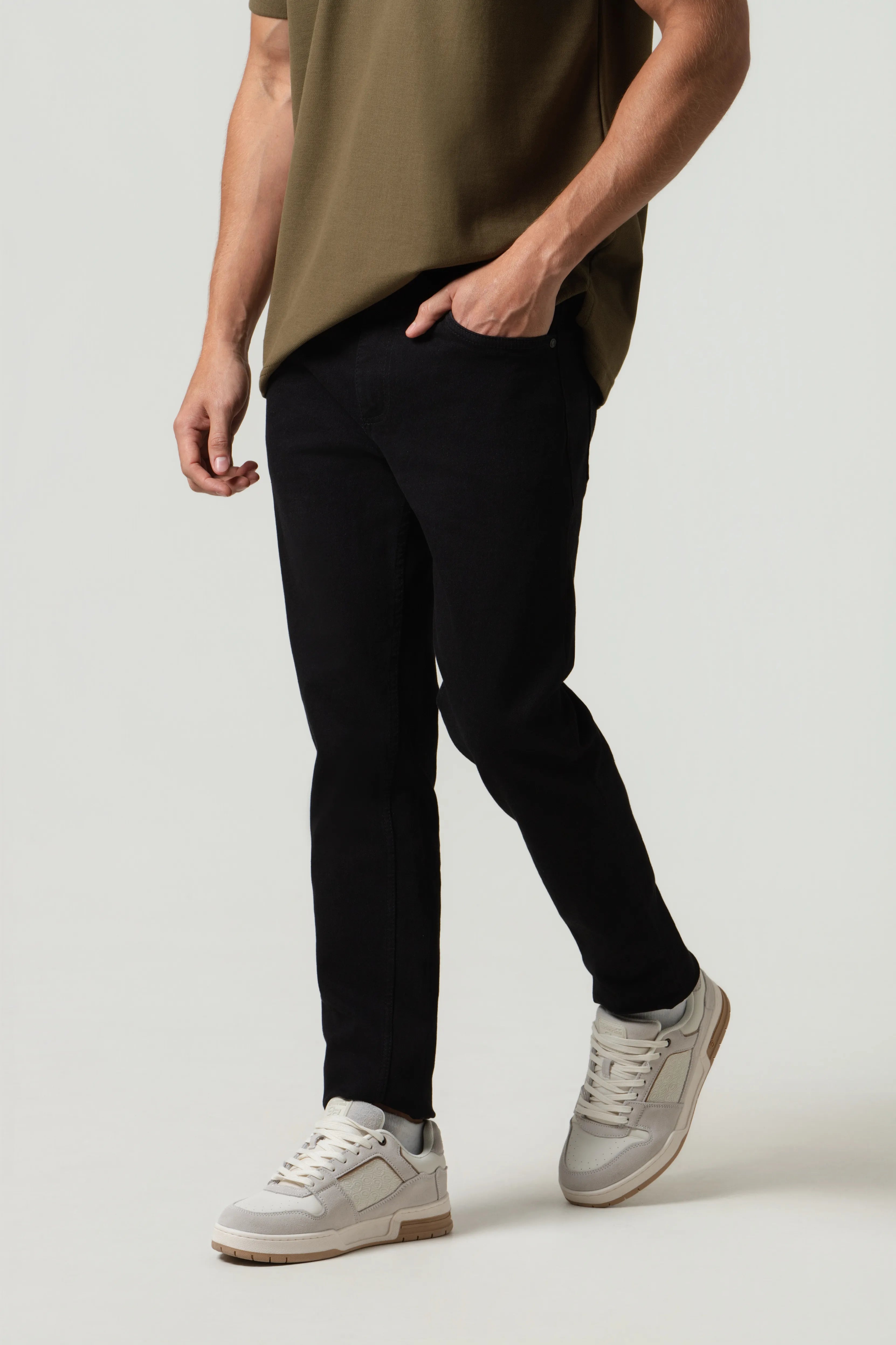 JEAN 5 BOLSILLOS COLOR NEGRO NEGRO