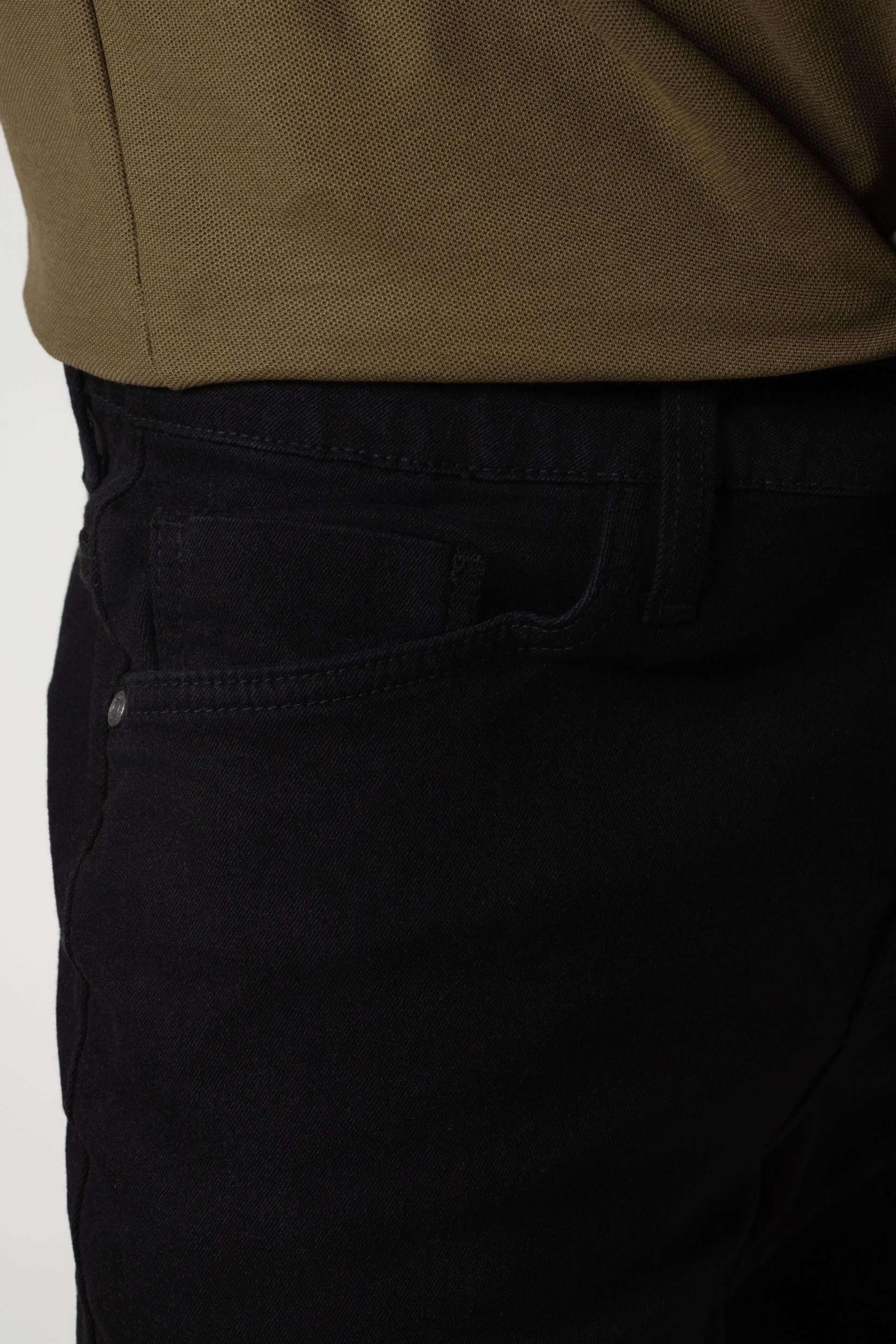 JEAN 5 BOLSILLOS COLOR NEGRO NEGRO