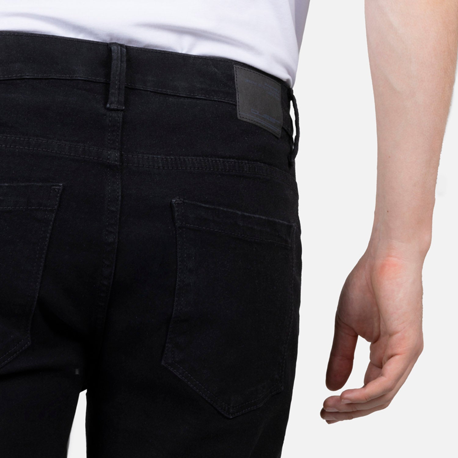 JEAN 5 BOLSILLOS COLOR NEGRO NEGRO