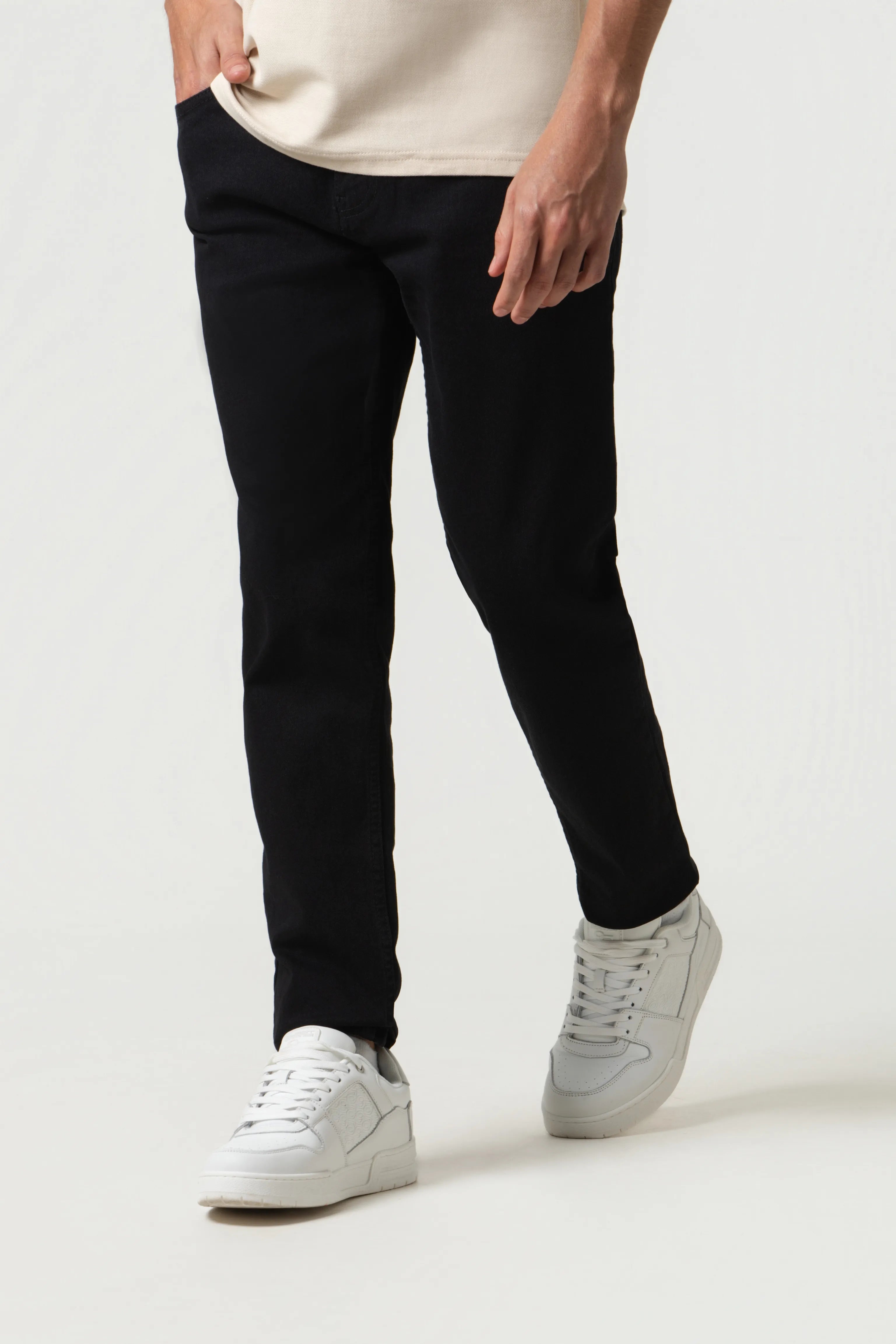 JEAN 5 BOLSILLOS COLOR NEGRO NEGRO