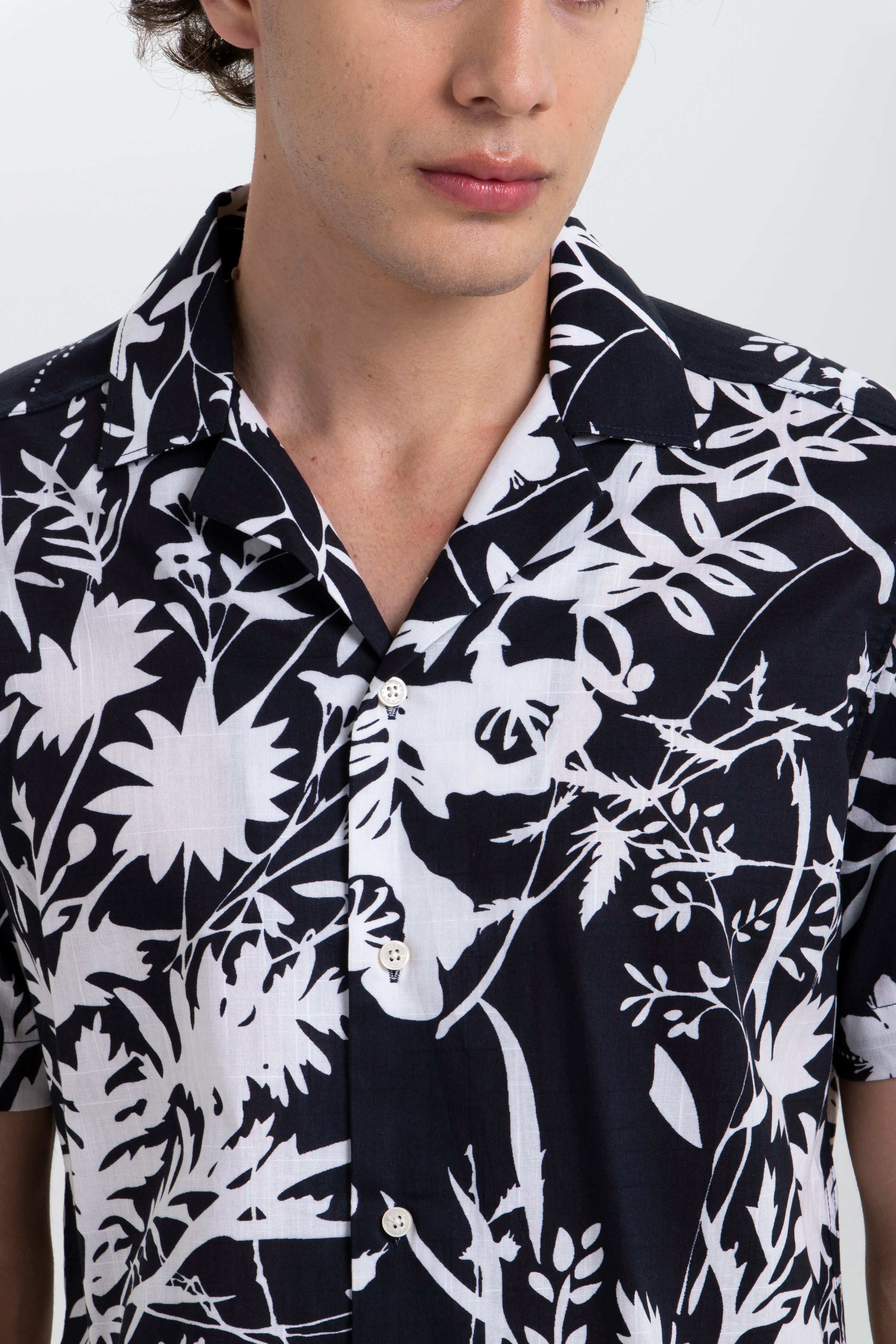 CAMISA MANGA CORTA COLOR NEGRO