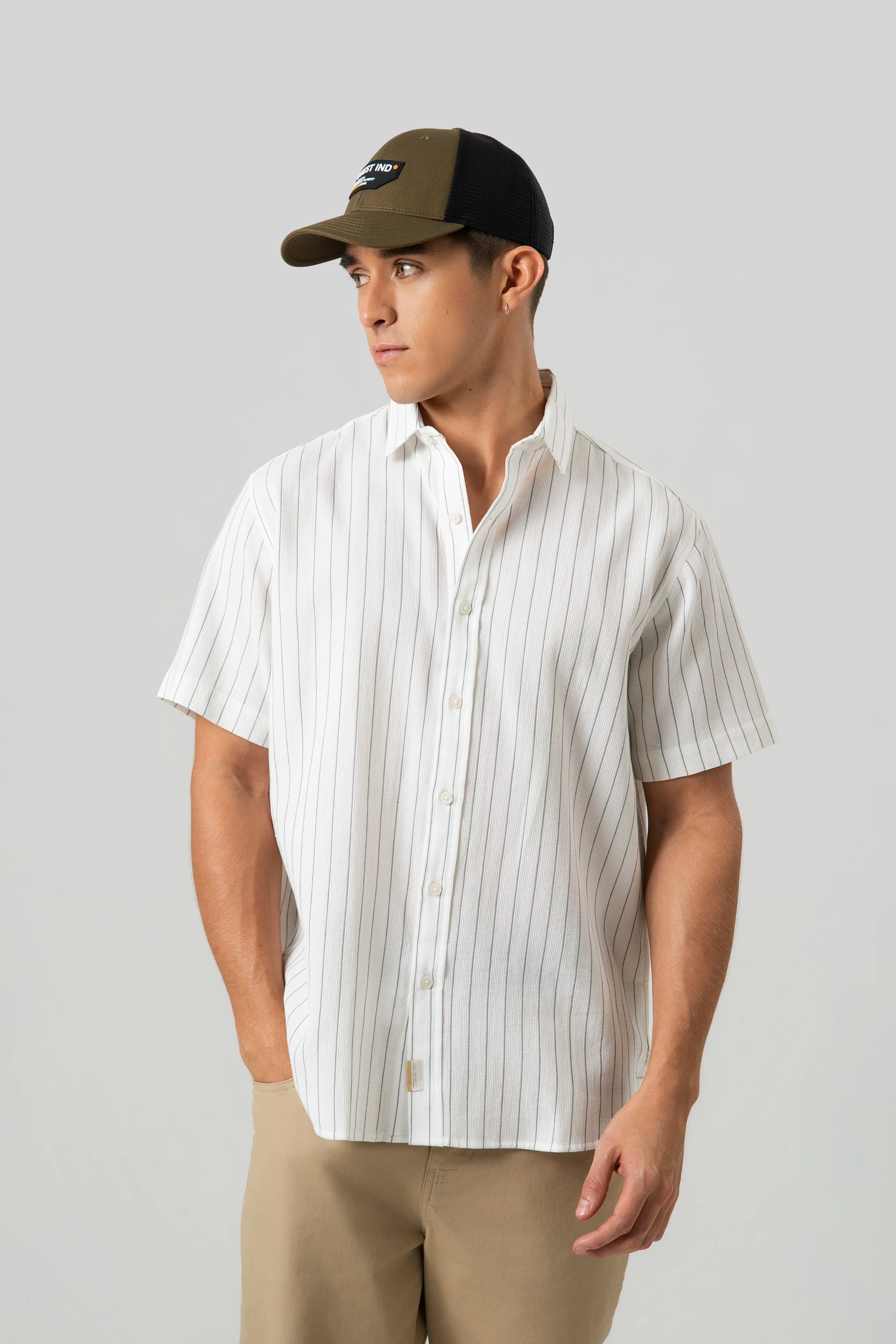 CAMISA MANGA CORTA COLOR IVORY-AZUL OSCURO