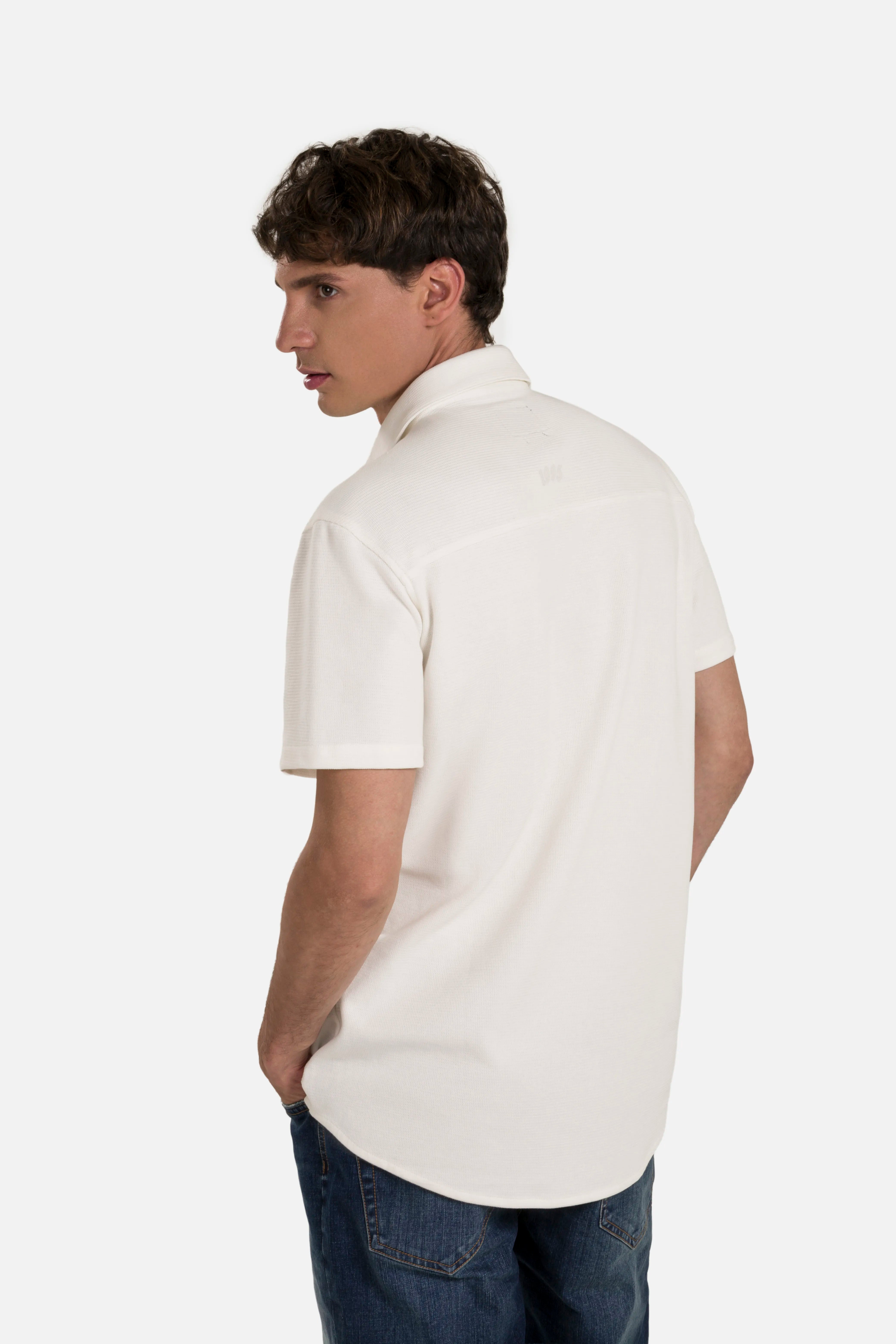 CAMISA MANGA CORTA COLOR BLANCO OPTICO