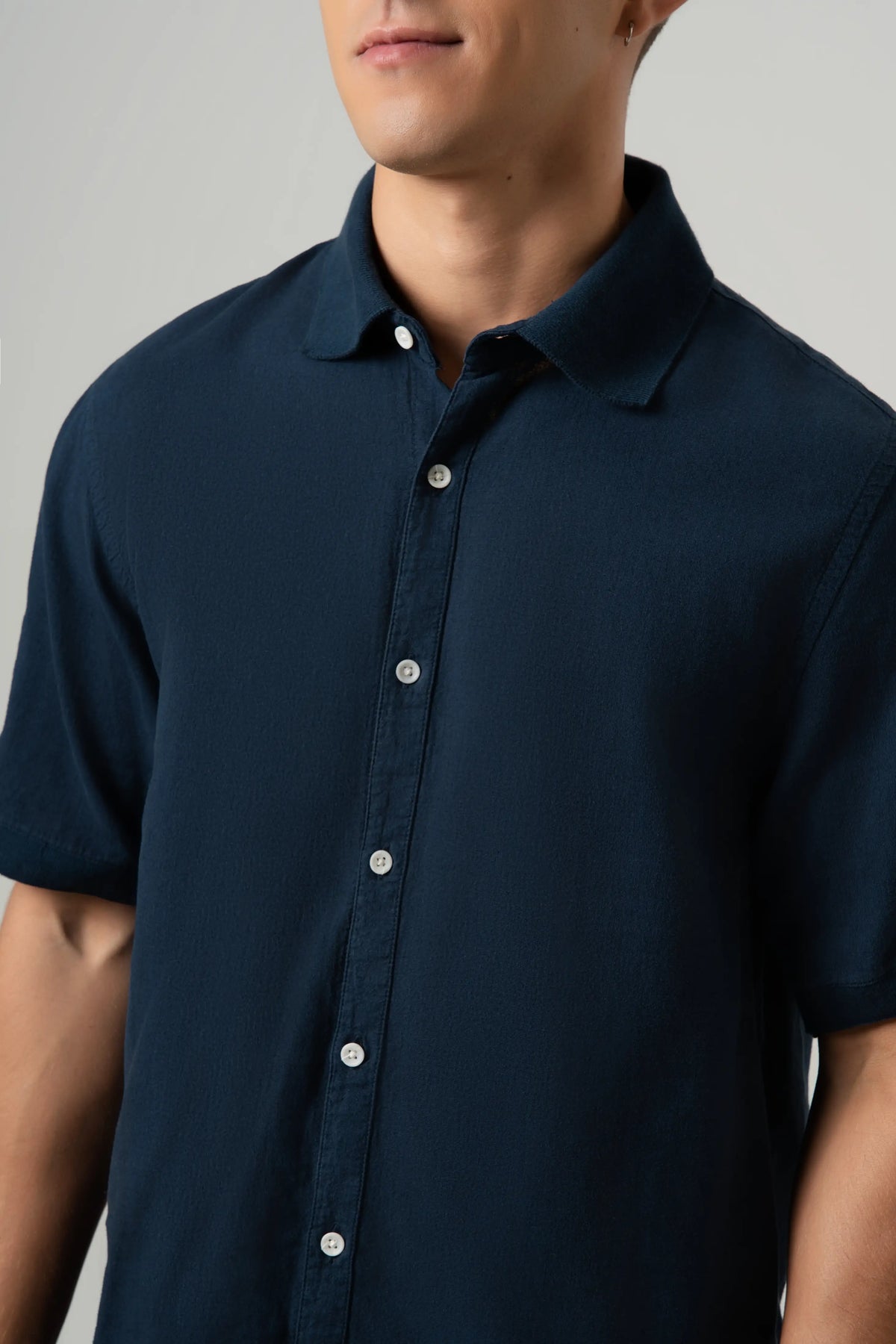 CAMISA MANGA CORTA COLOR AZUL OSCURO