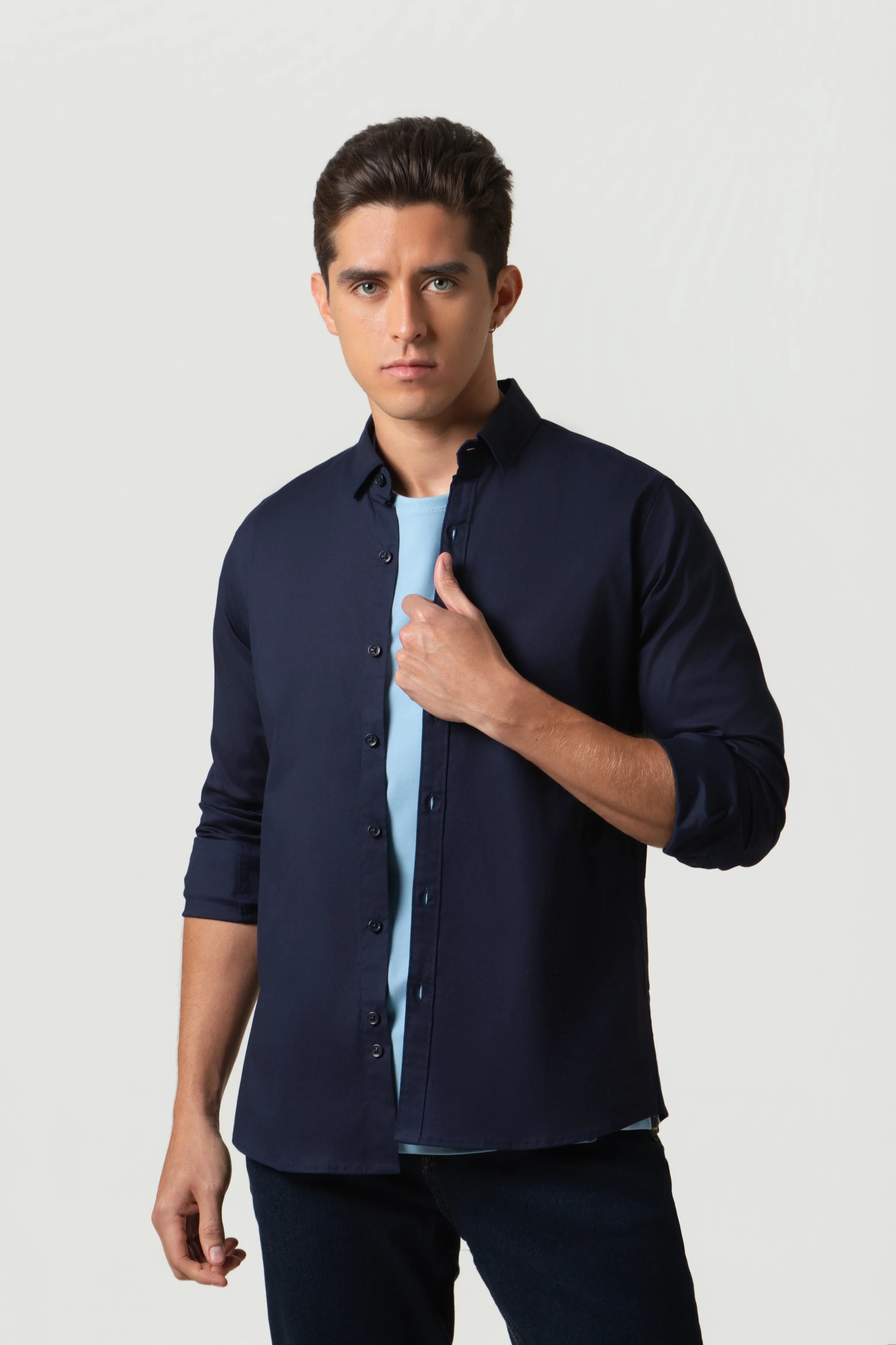 CAMISA SLIM MANGA LARGA COLOR AZUL OSCURO