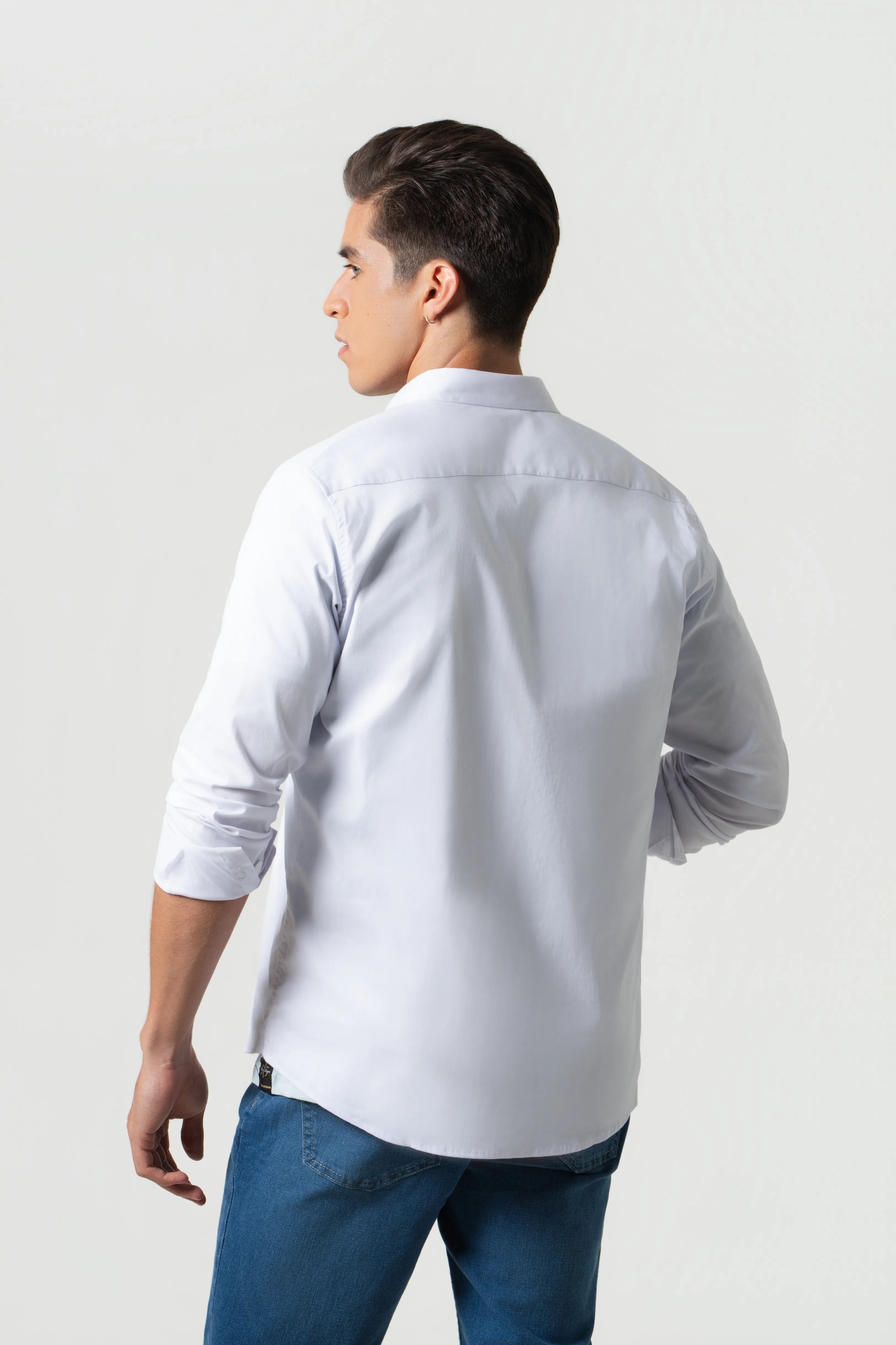 CAMISA SLIM MANGA LARGA COLOR BLANCO OPTICO