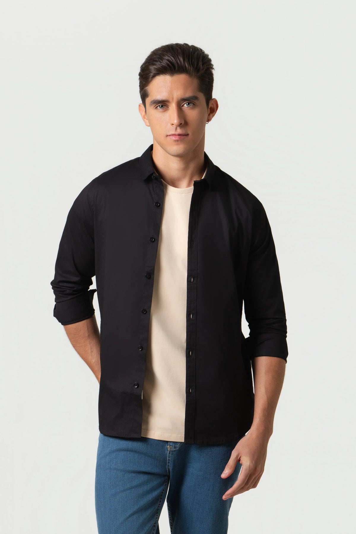 CAMISA SLIM MANGA LARGA COLOR NEGRO