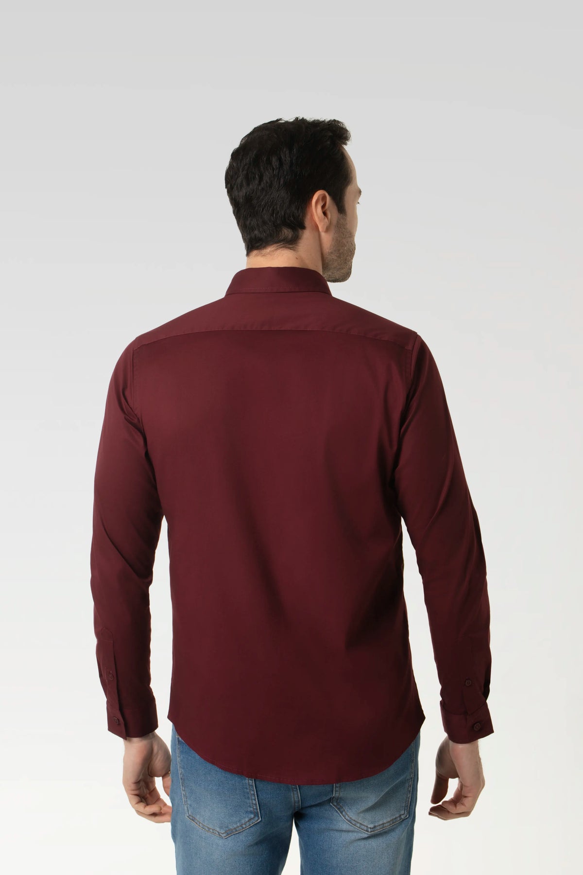 CAMISA SLIM MANGA LARGA COLOR VINOTINTO