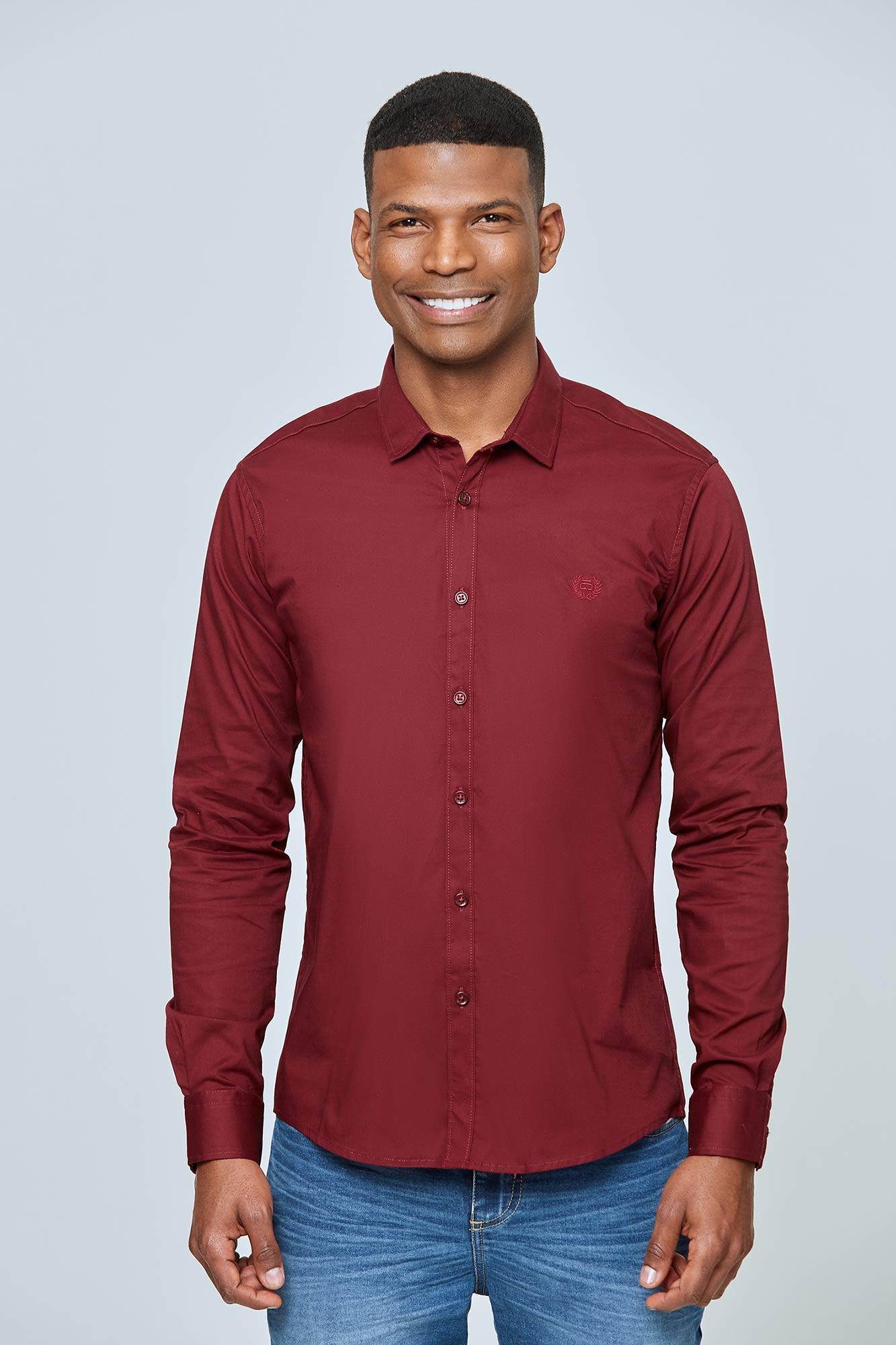 CAMISA SLIM MANGA LARGA COLOR VINOTINTO