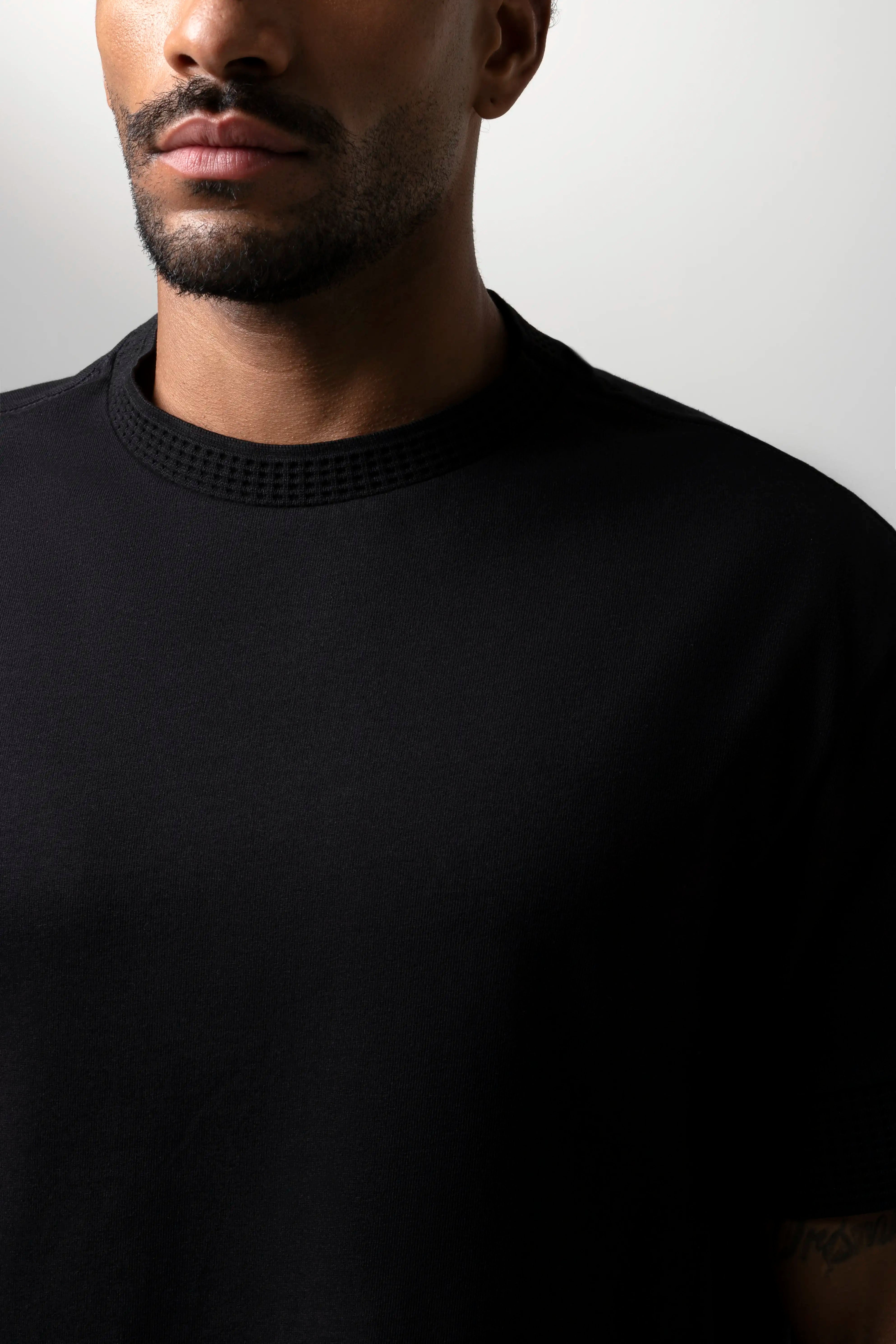 CAMISETA MANGA CORTA COLOR NEGRO