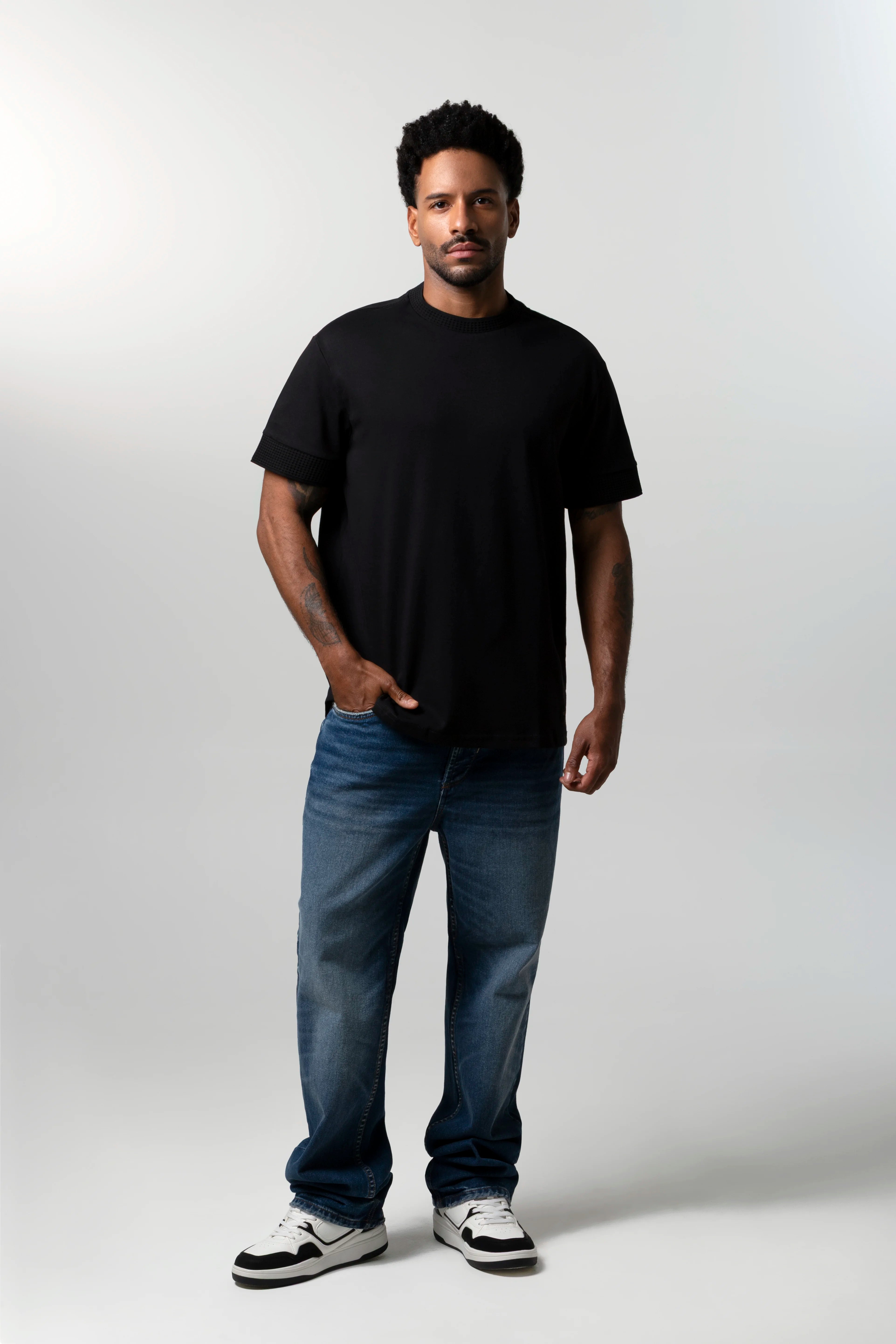 CAMISETA MANGA CORTA COLOR NEGRO