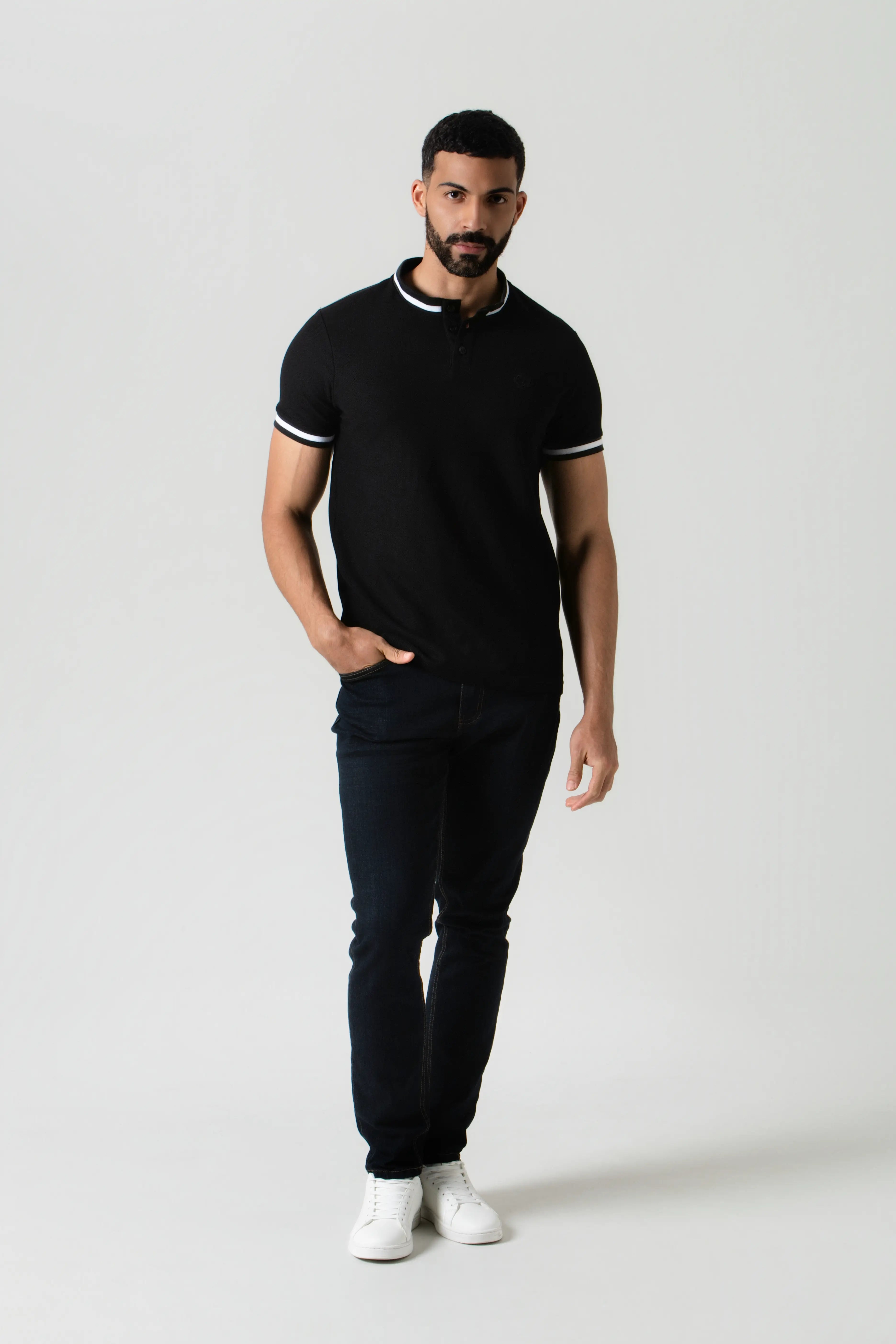 CAMISETA MANGA CORTA COLOR NEGRO