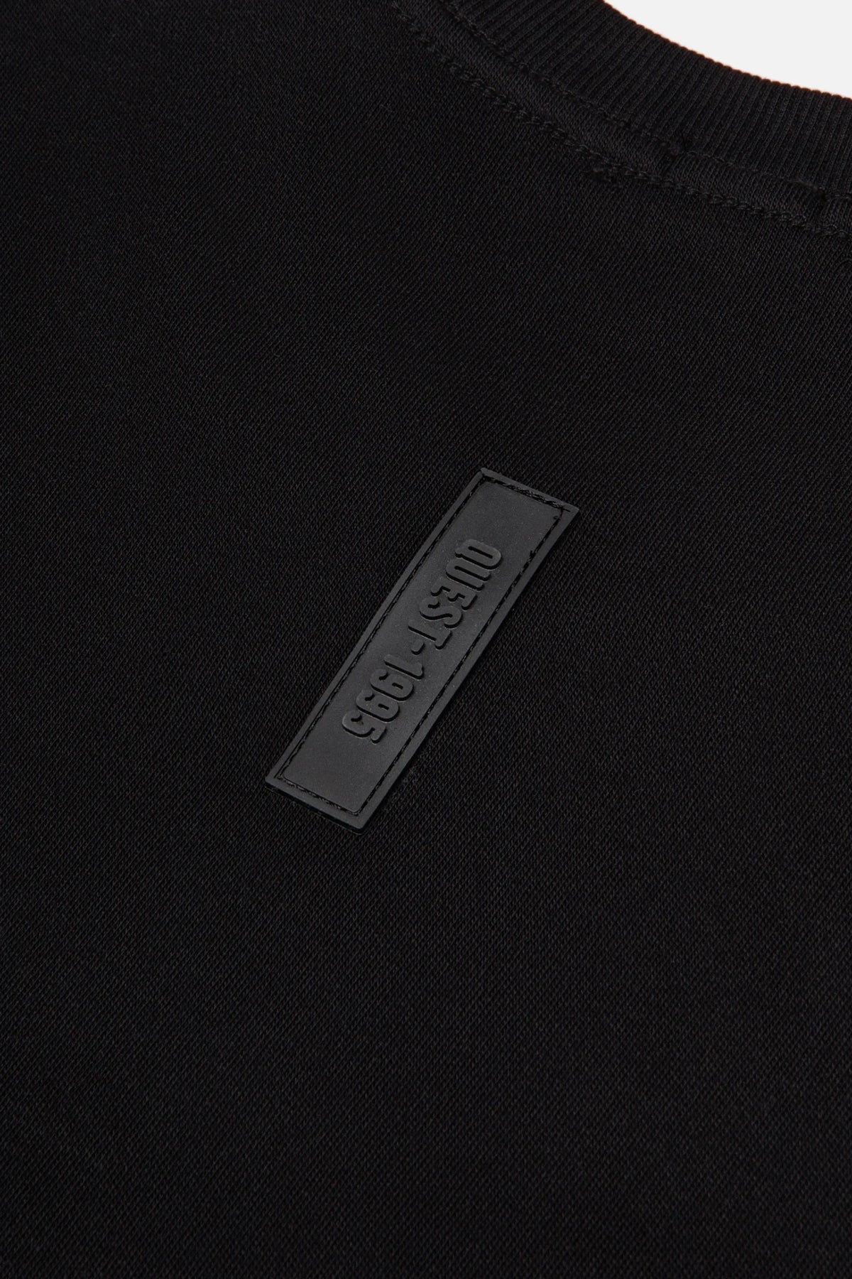 CAMISETA MANGA CORTA COLOR NEGRO
