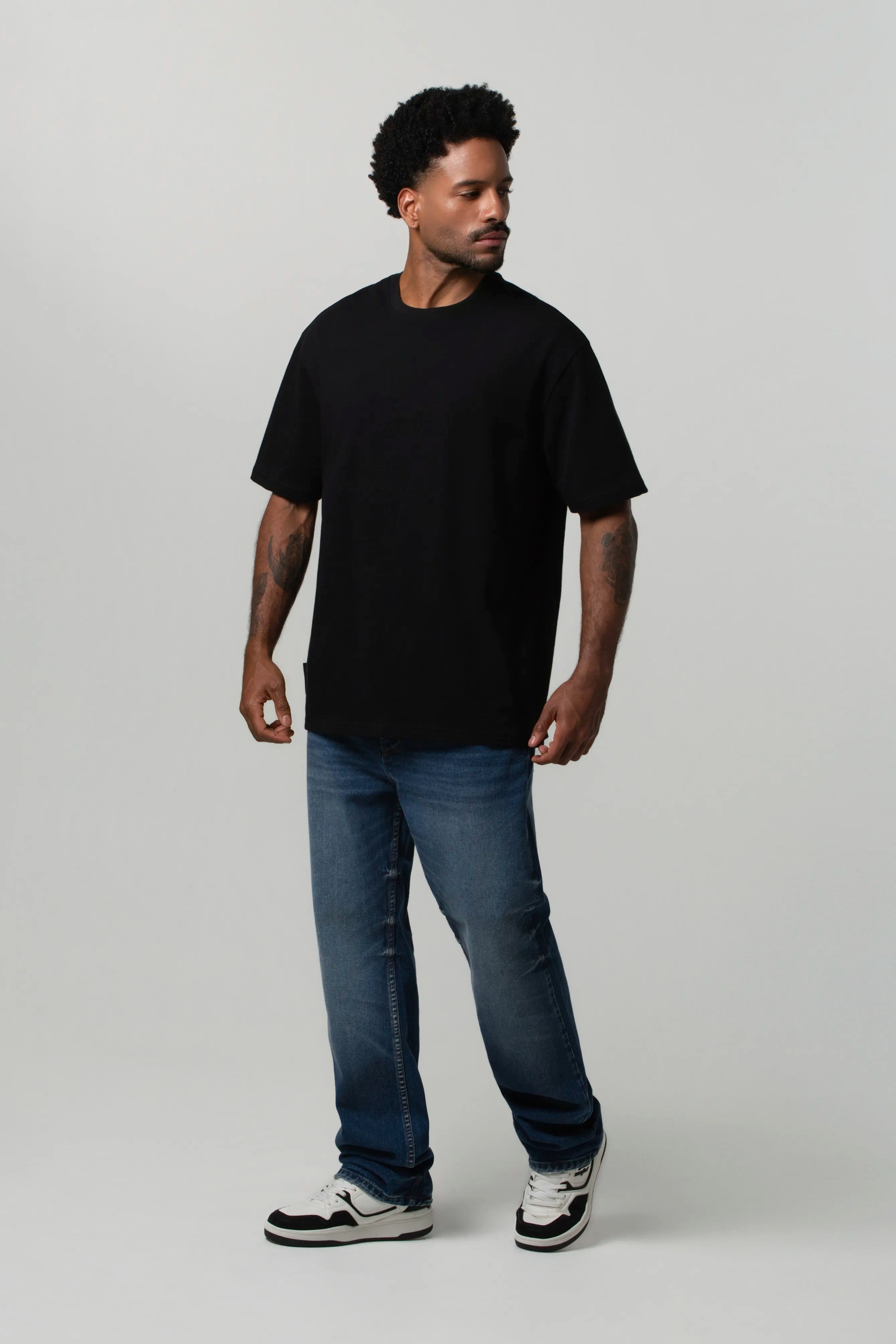 CAMISETA MANGA CORTA COLOR NEGRO