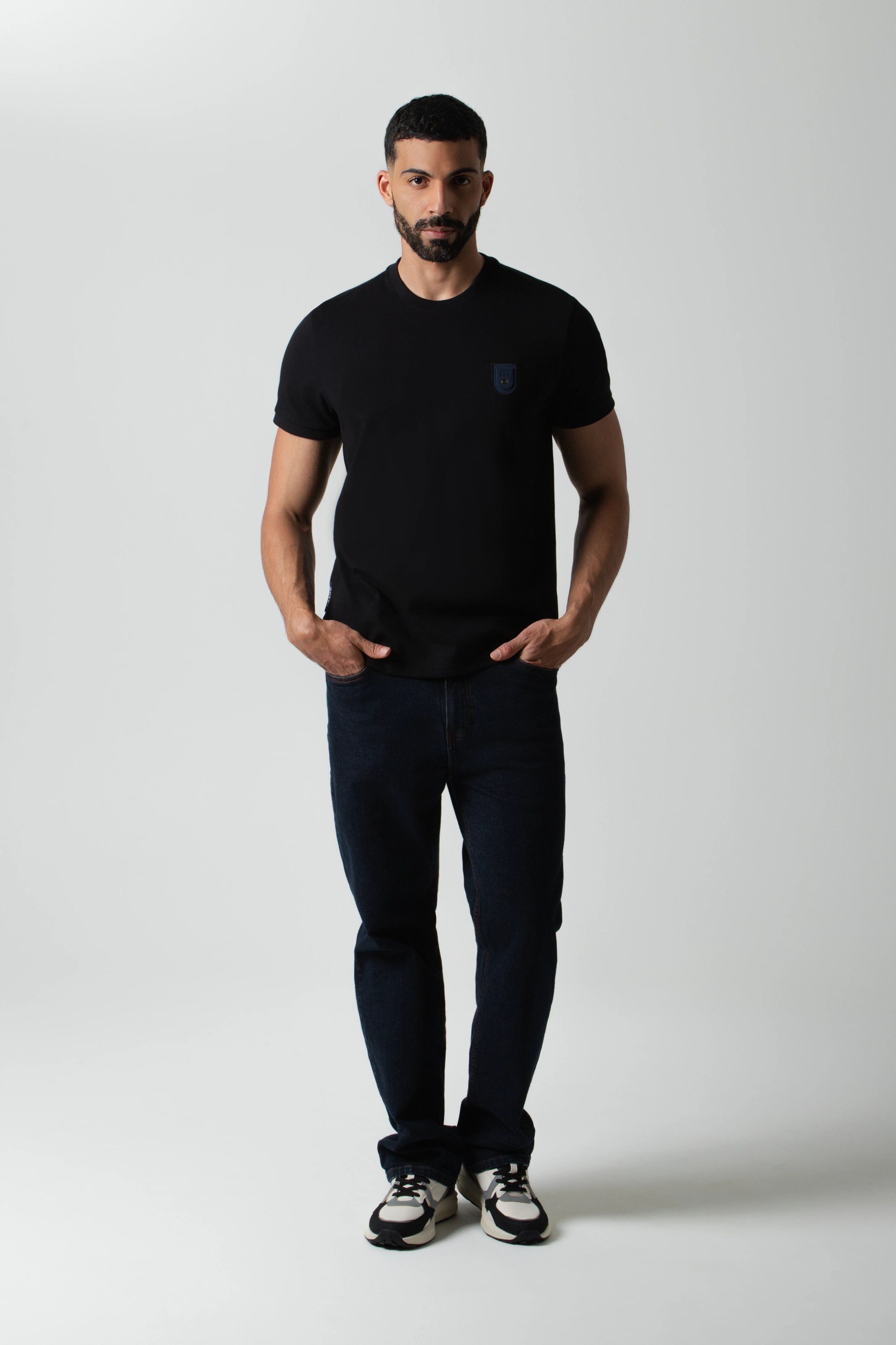 CAMISETA MANGA CORTA COLOR NEGRO