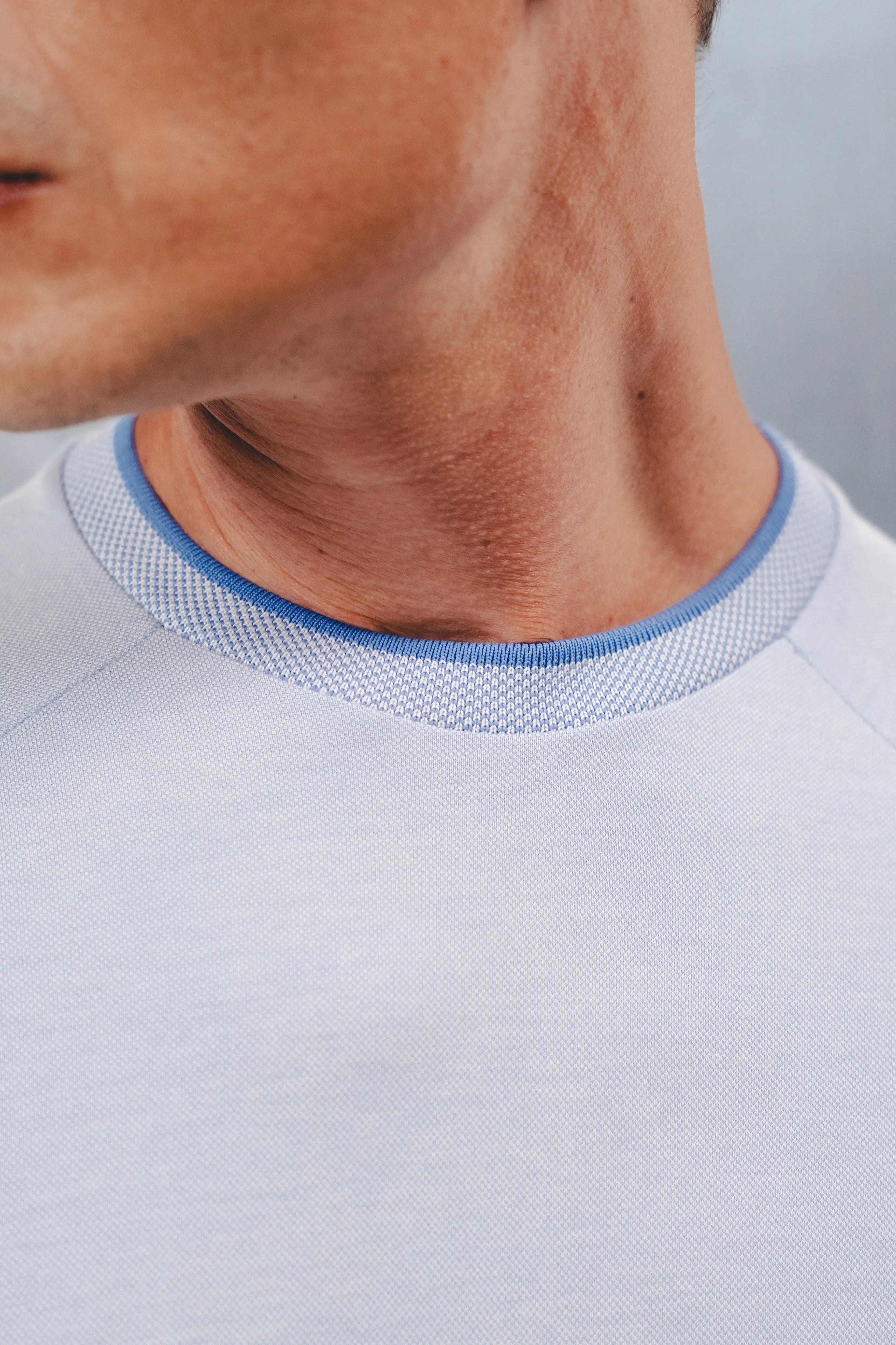 CAMISETA MANGA CORTA COLOR BABY BLUE