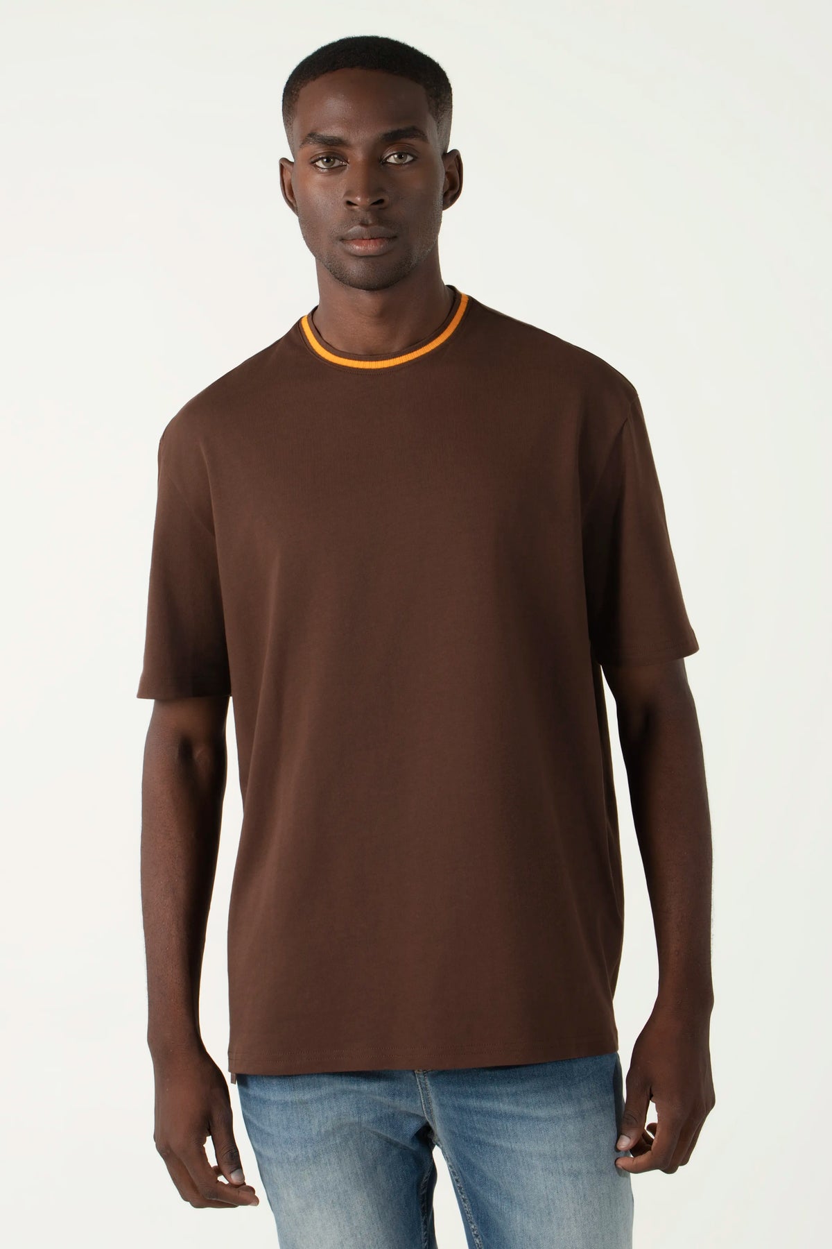 CAMISETA MANGA CORTA COLOR SHAVED CHOCOLATE