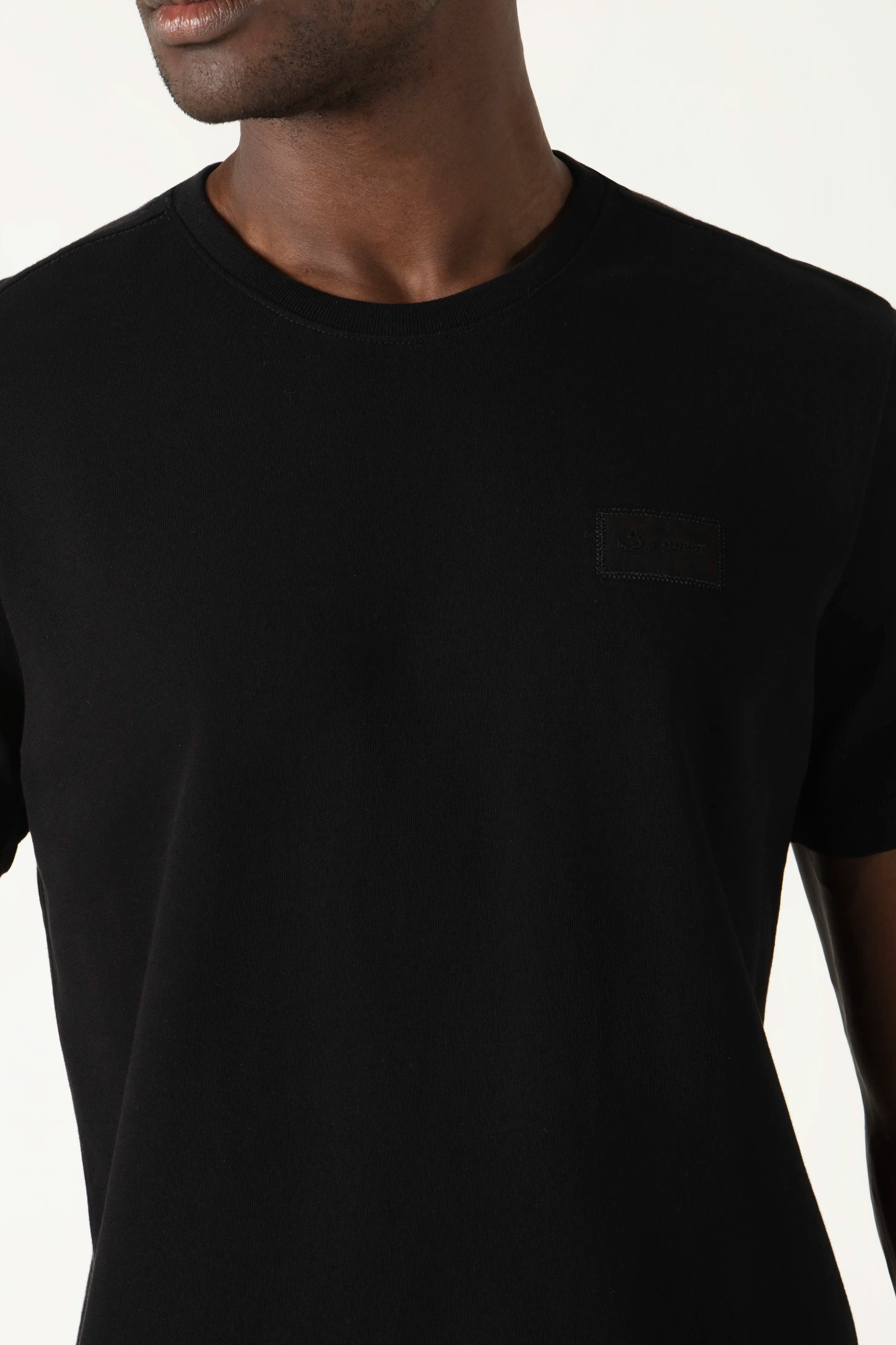 CAMISETA MANGA CORTA COLOR NEGRO