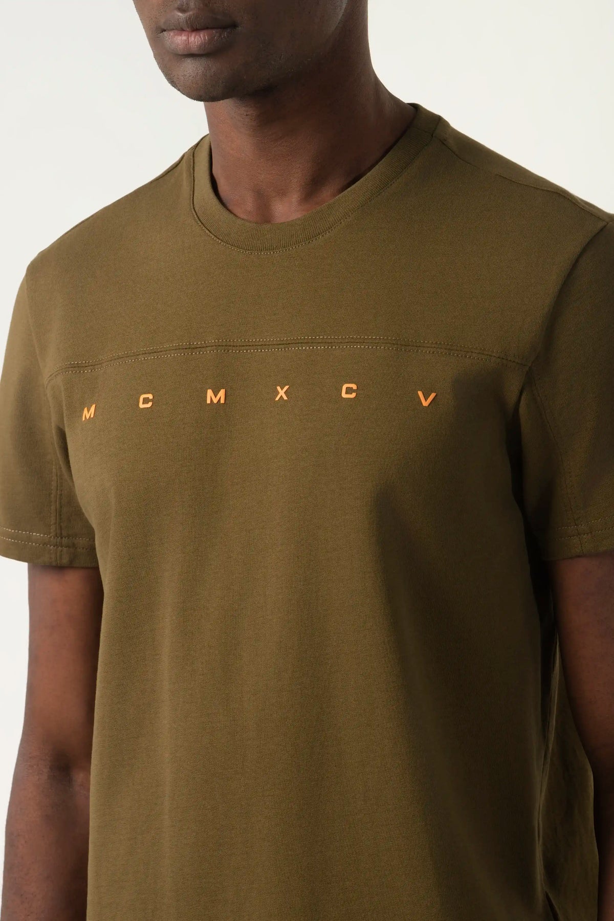 CAMISETA MANGA CORTA COLOR DARK OLIVA