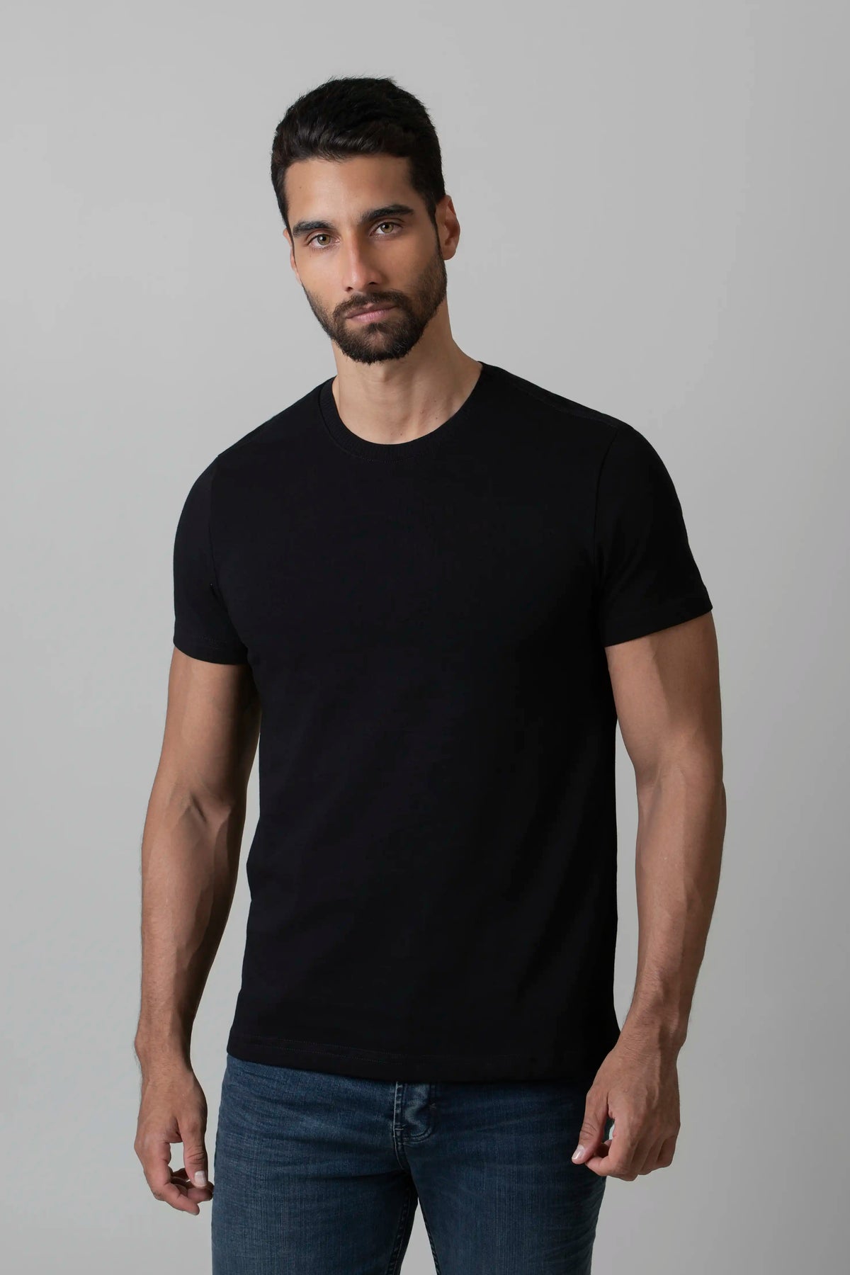 CAMISETA MANGA CORTA COLOR NEGRO