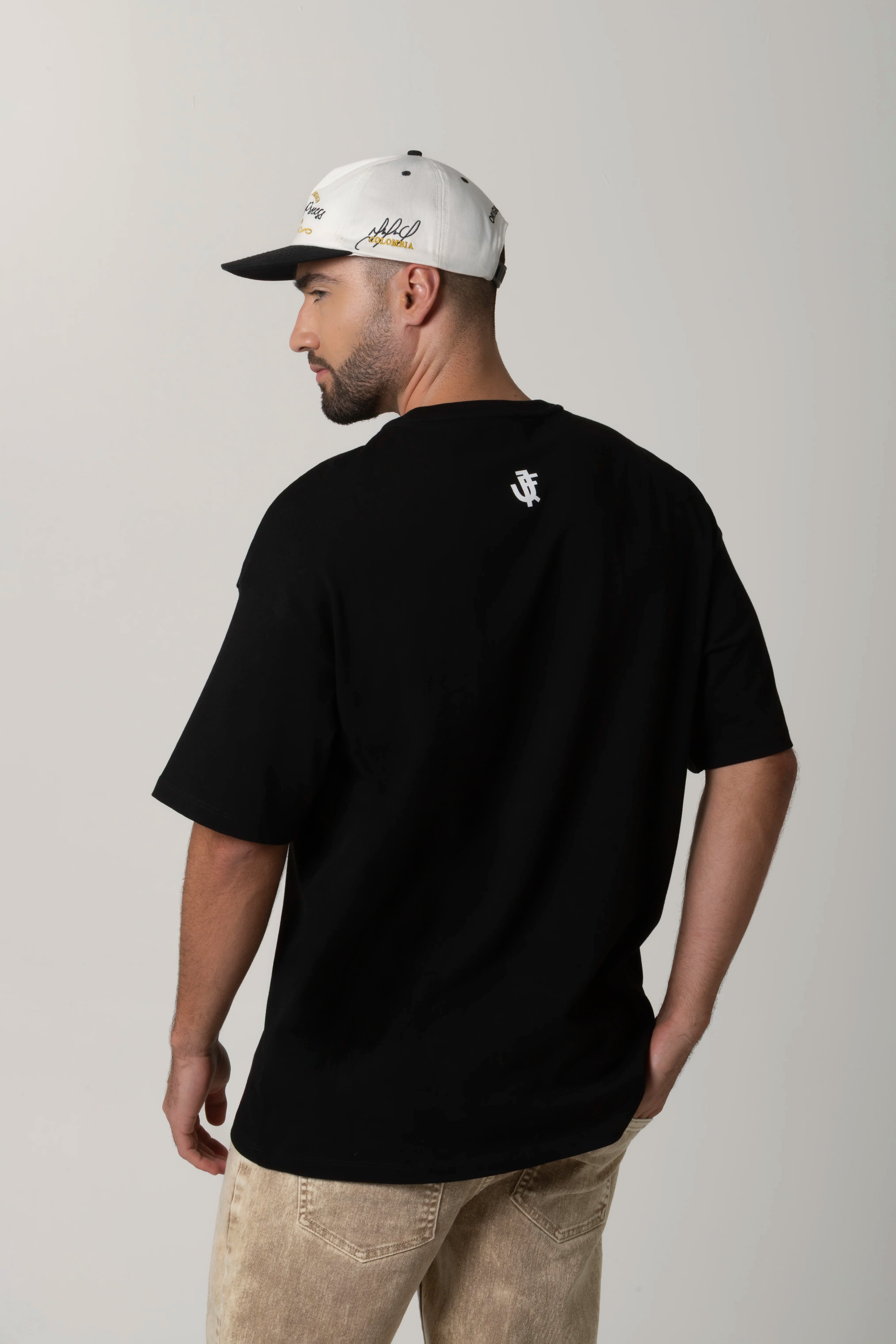 CAMISETA MANGA CORTA COLOR NEGRO