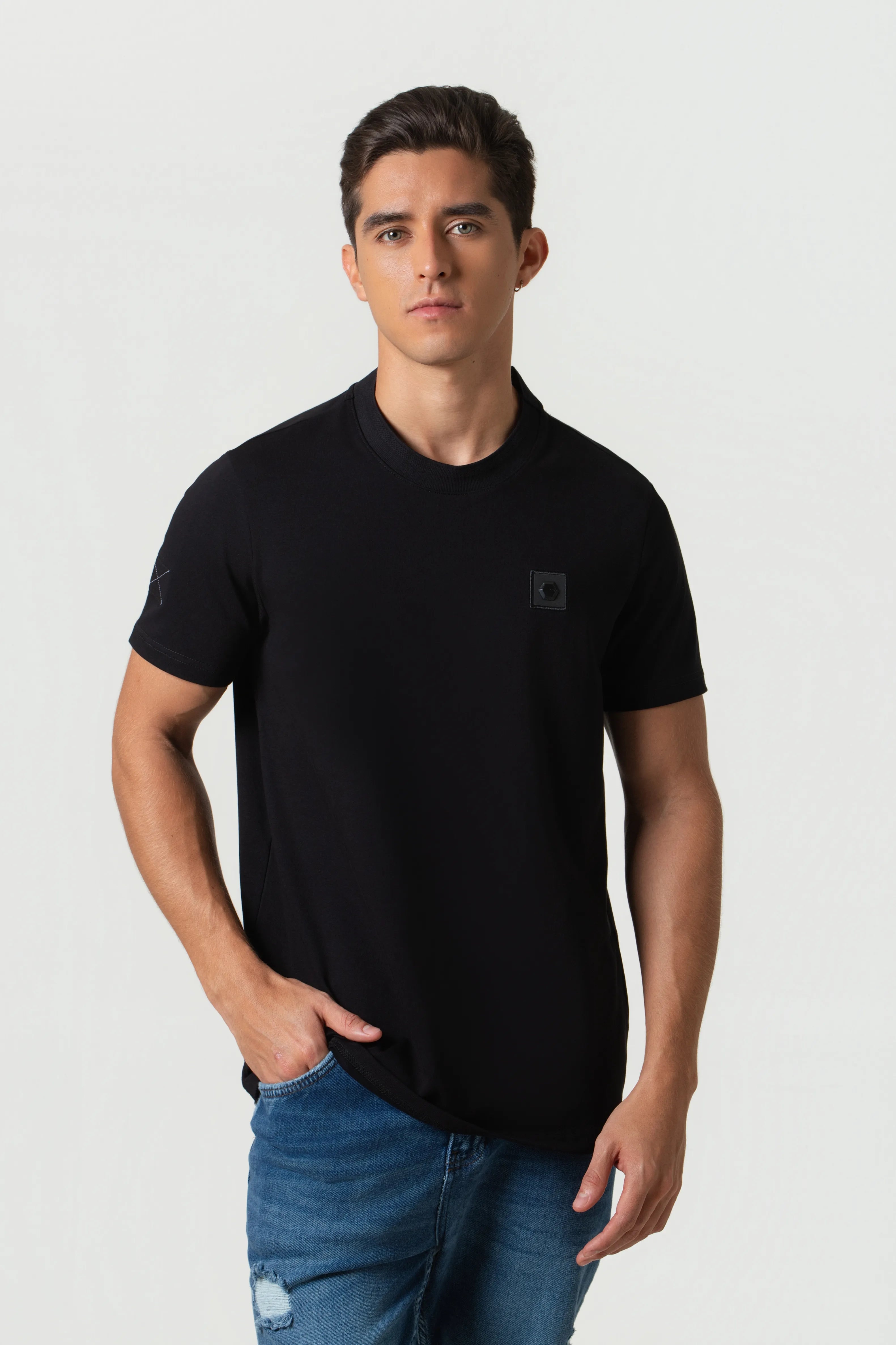 CAMISETA PREMIUM MANGA CORTA COLOR NEGRO