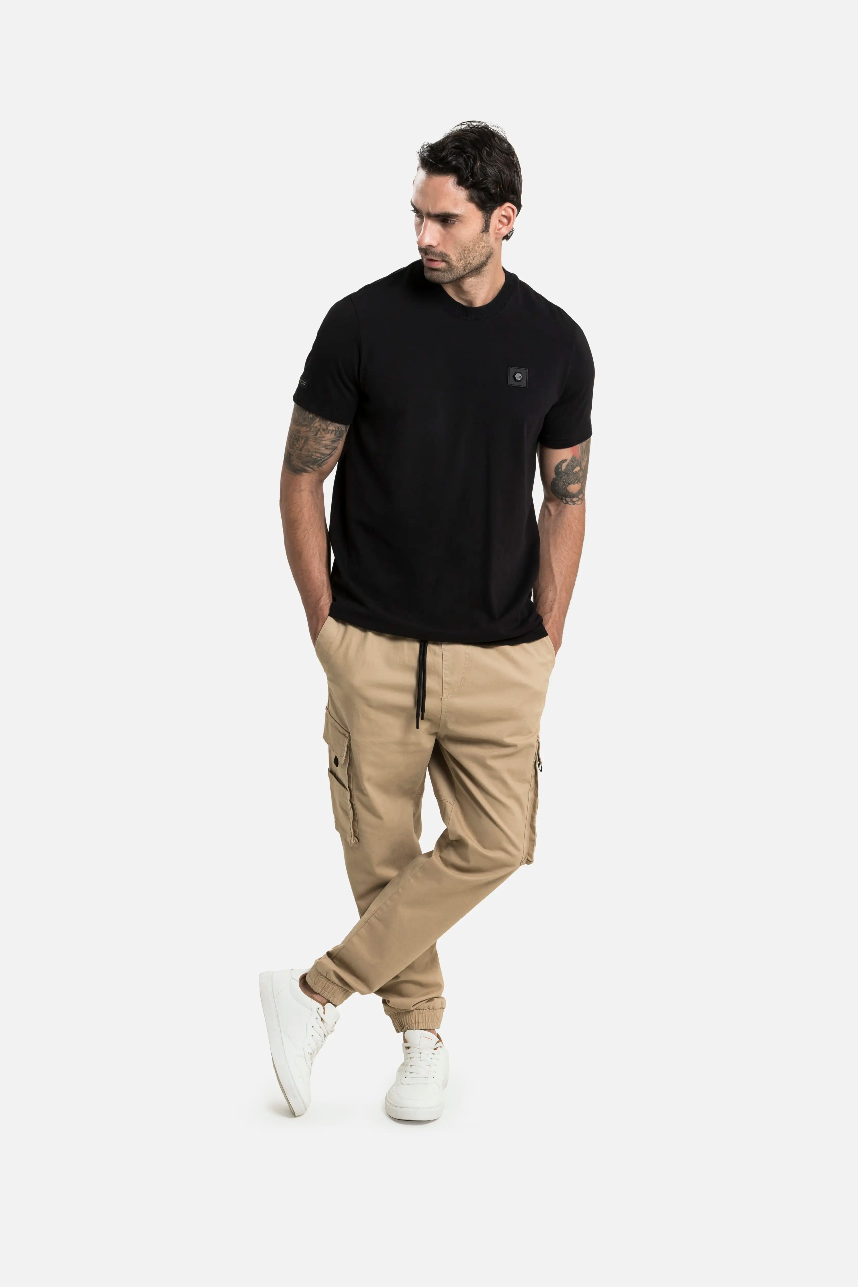 CAMISETA PREMIUM MANGA CORTA COLOR NEGRO