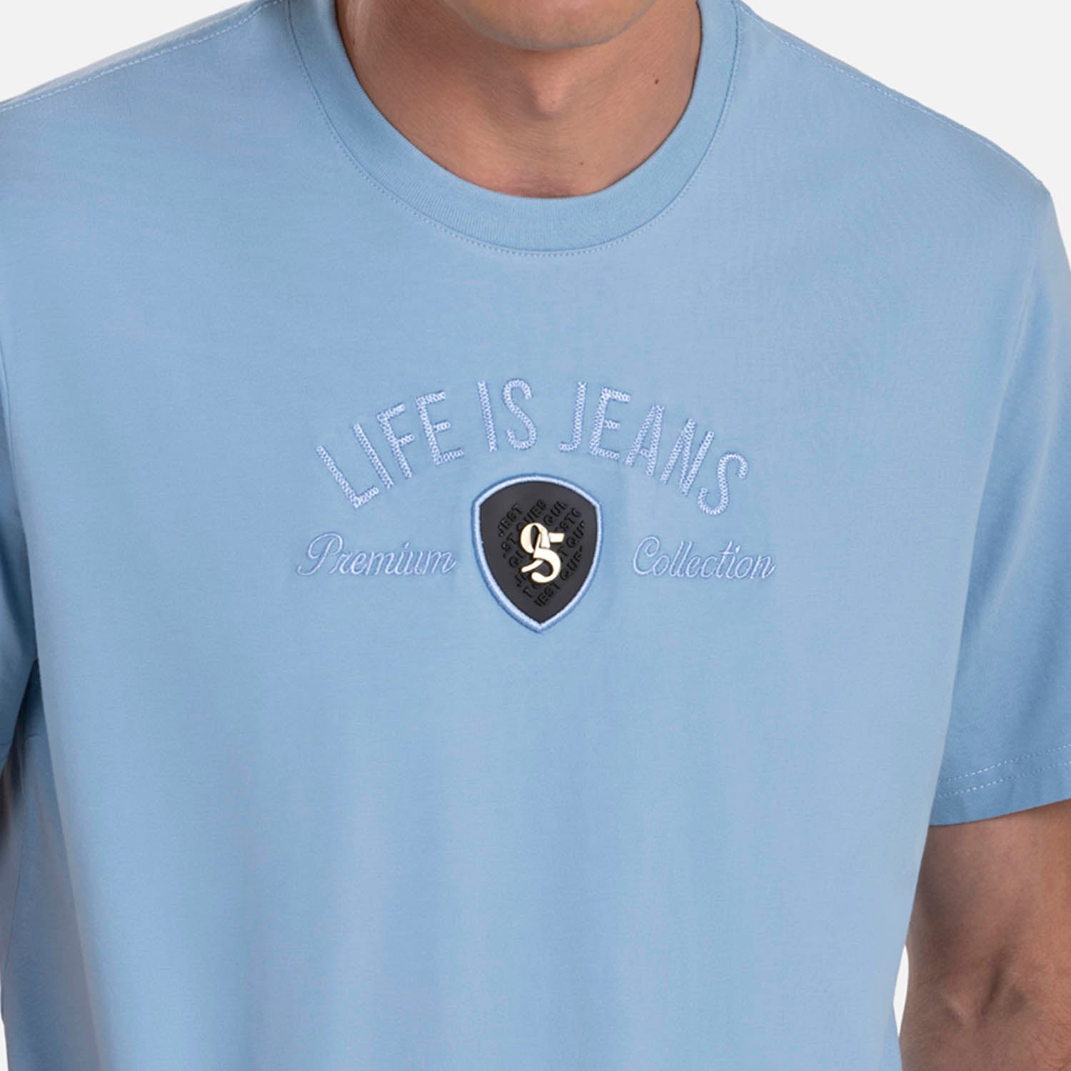 CAMISETA PREMIUM MANGA CORTA COLOR AZUL GLACIAR