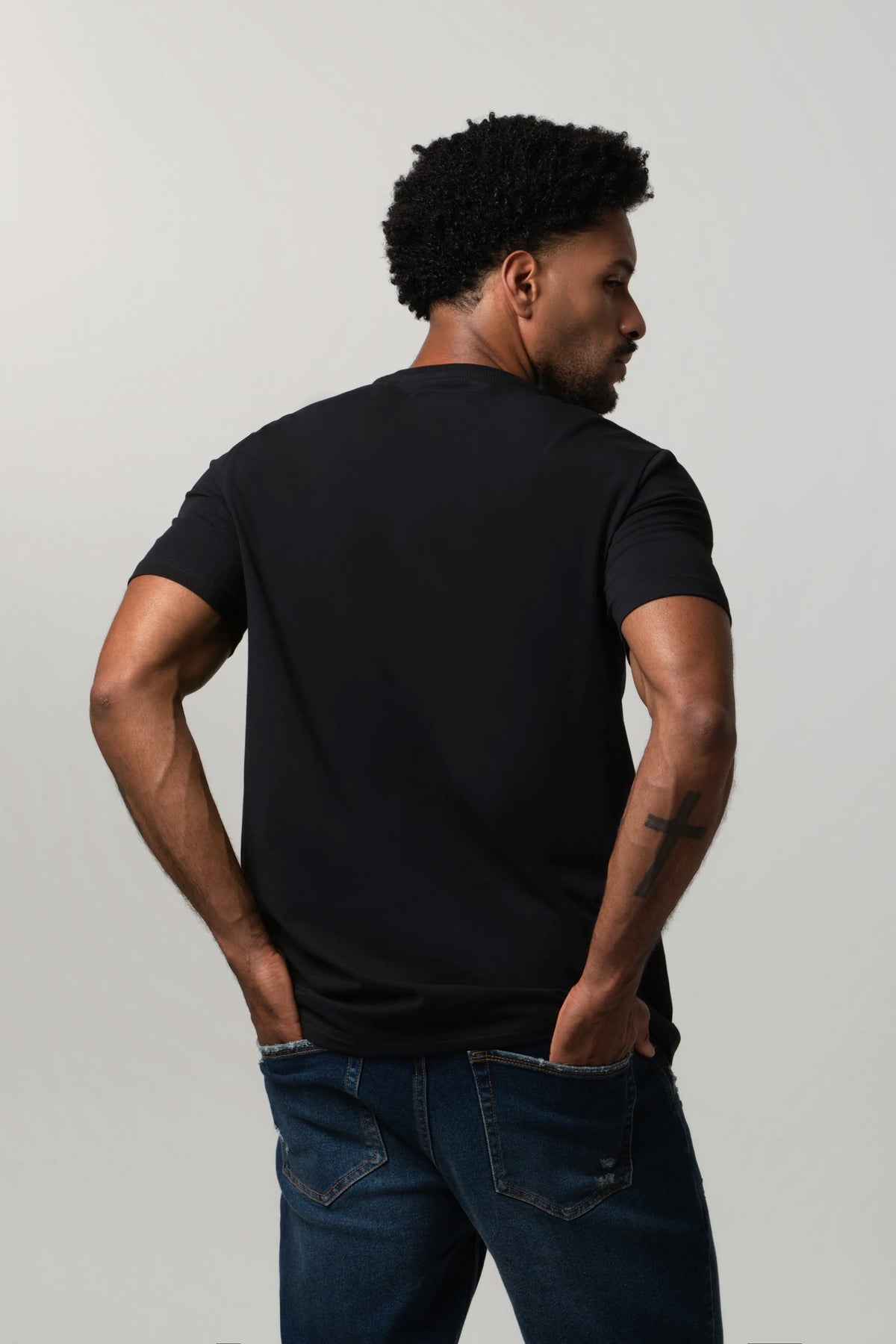 CAMISETA PREMIUM MANGA CORTA COLOR NEGRO