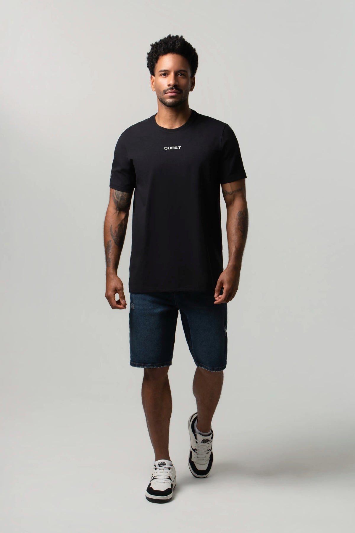 CAMISETA PREMIUM MANGA CORTA COLOR NEGRO