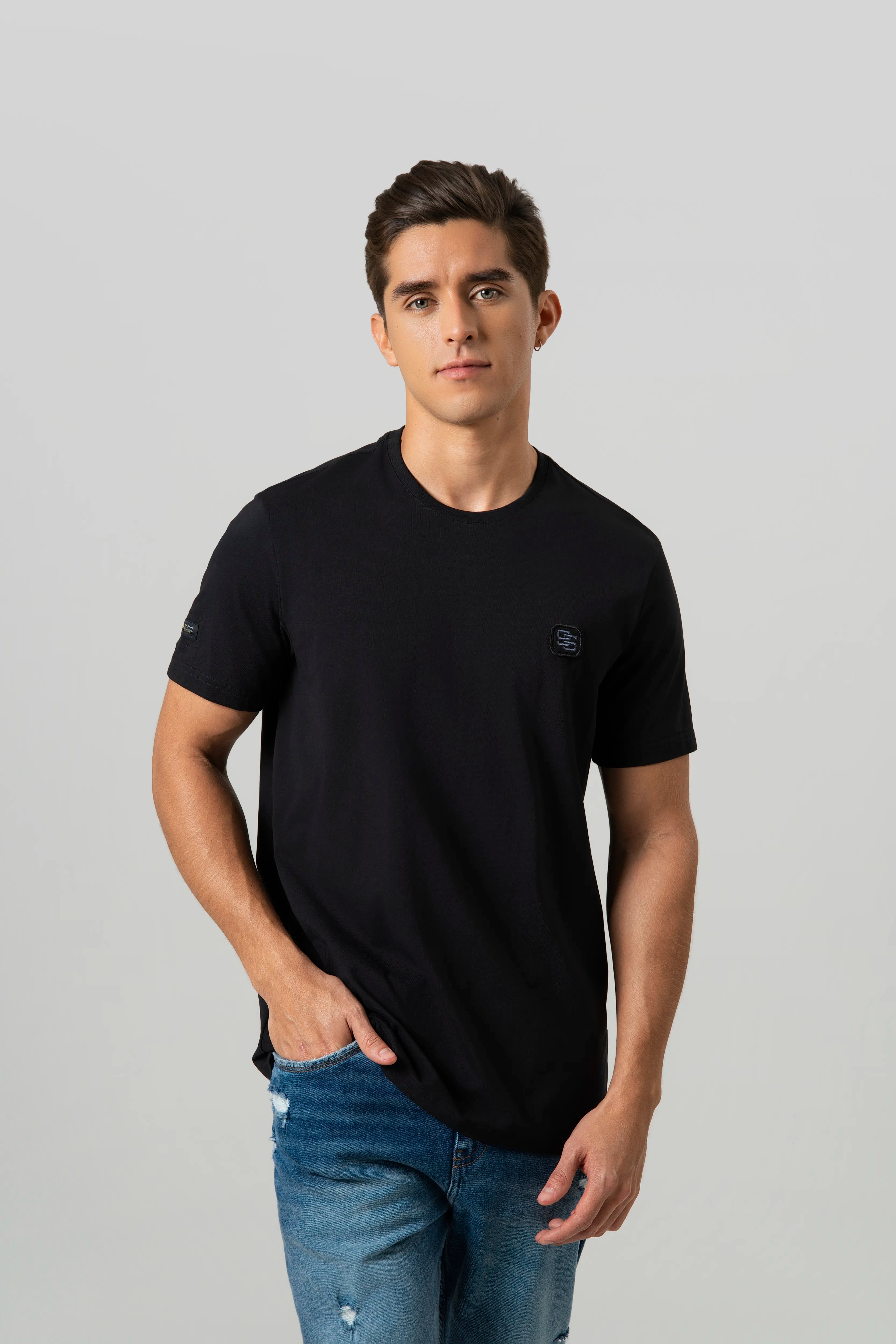 CAMISETA PREMIUM MANGA CORTA COLOR NEGRO – Quest Colombia