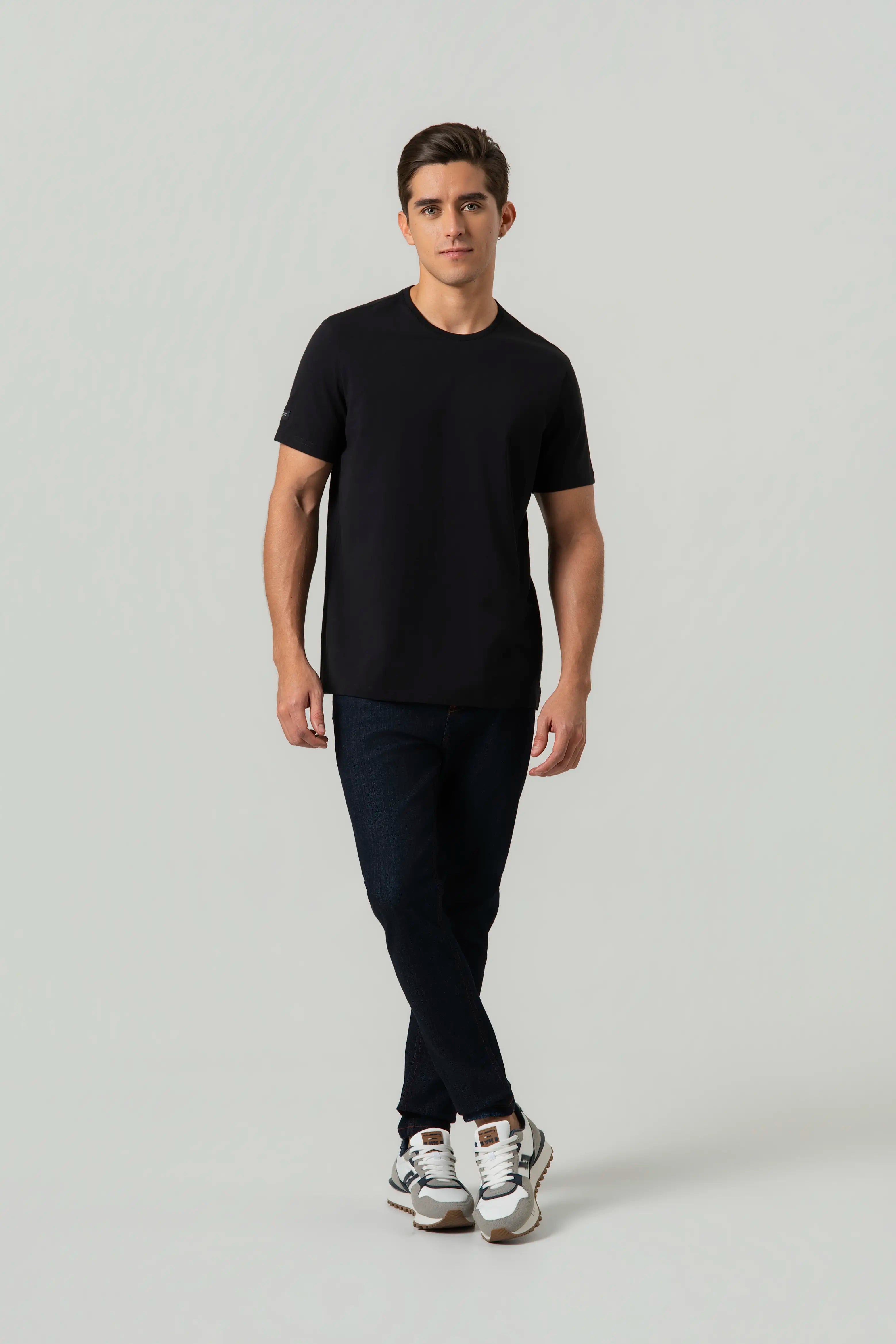 CAMISETA PREMIUM MANGA CORTA COLOR NEGRO