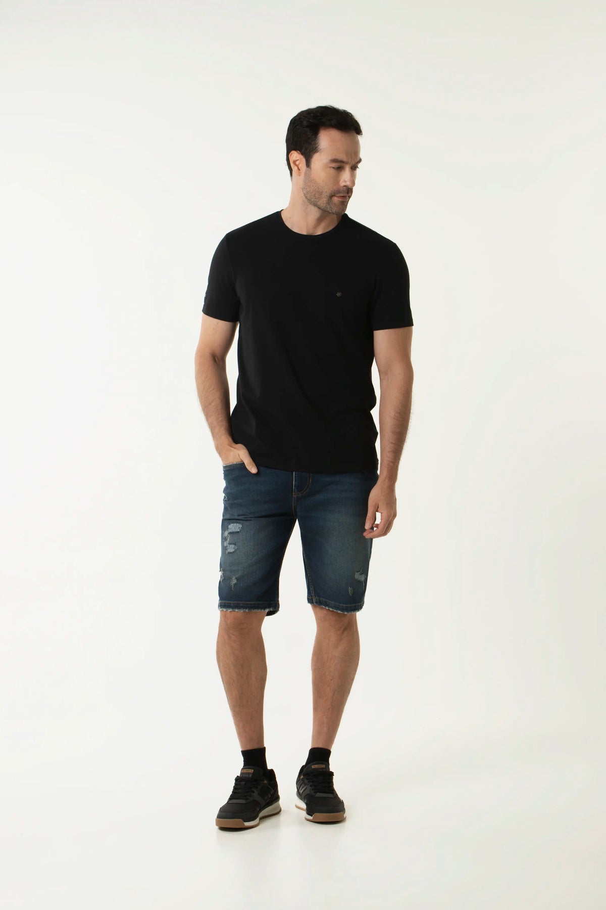 CAMISETA PREMIUM MANGA CORTA COLOR NEGRO
