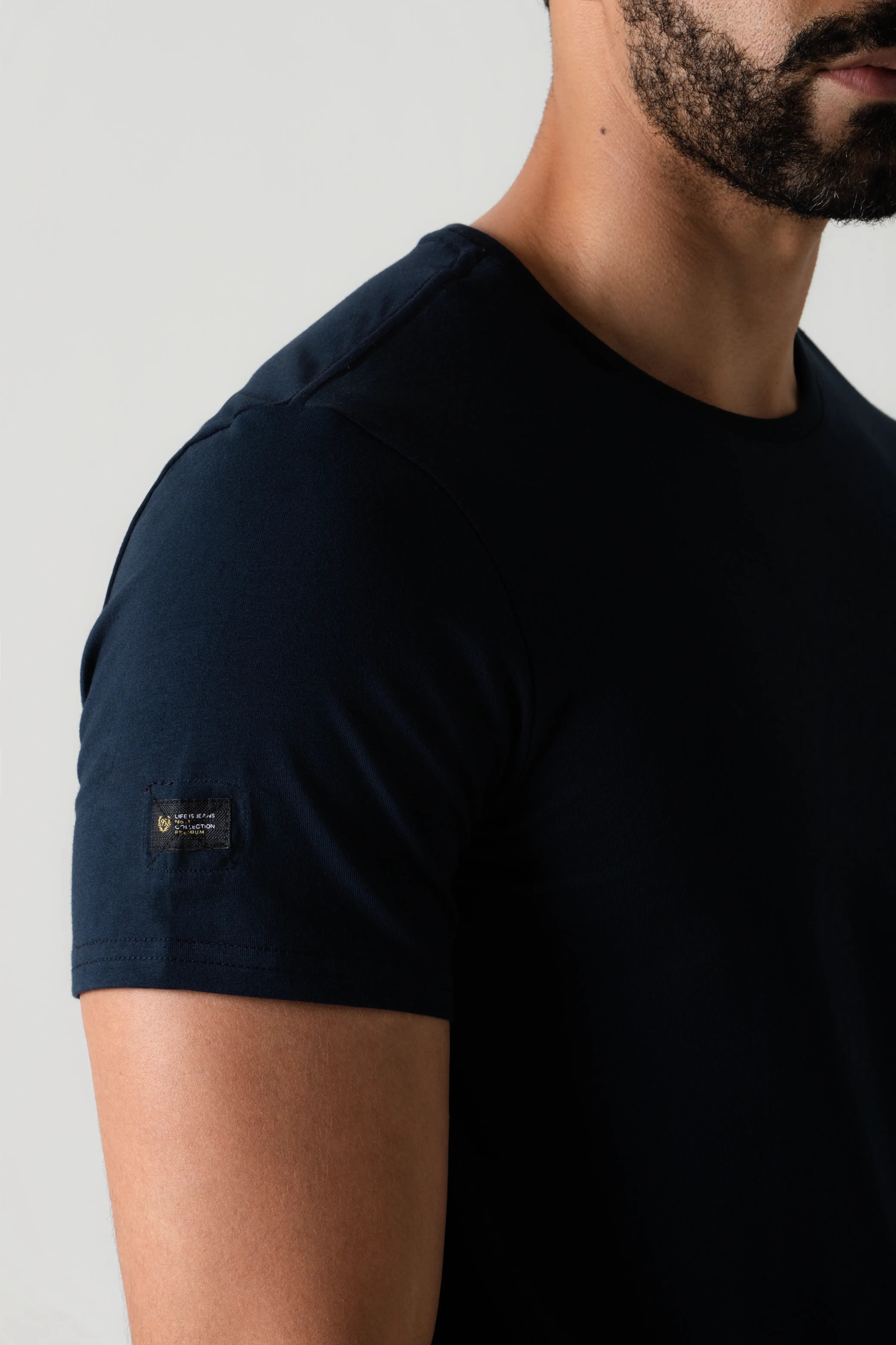 CAMISETA PREMIUM MANGA CORTA COLOR AZUL OSCURO