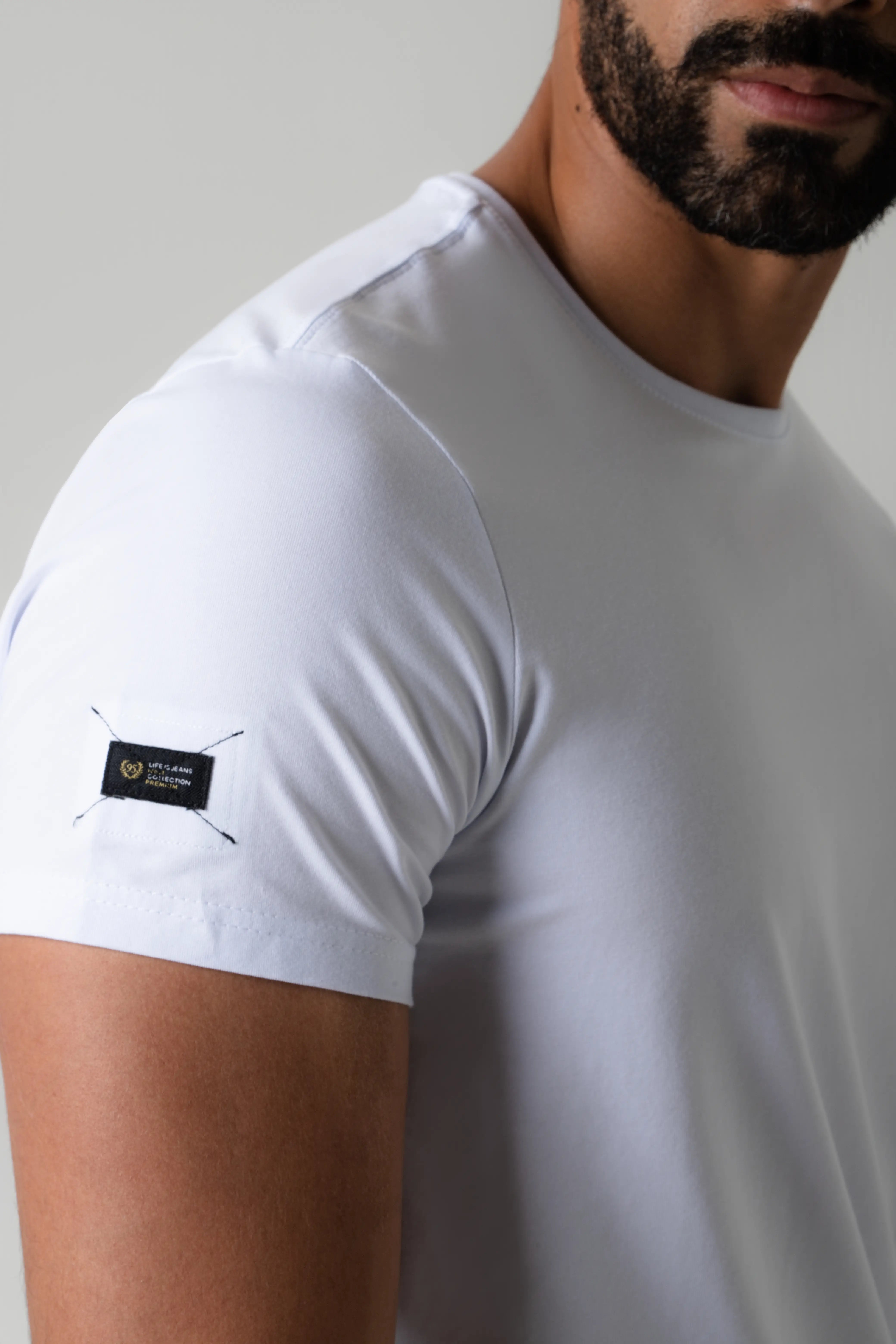 CAMISETA PREMIUM MANGA CORTA COLOR BLANCO OPTICO