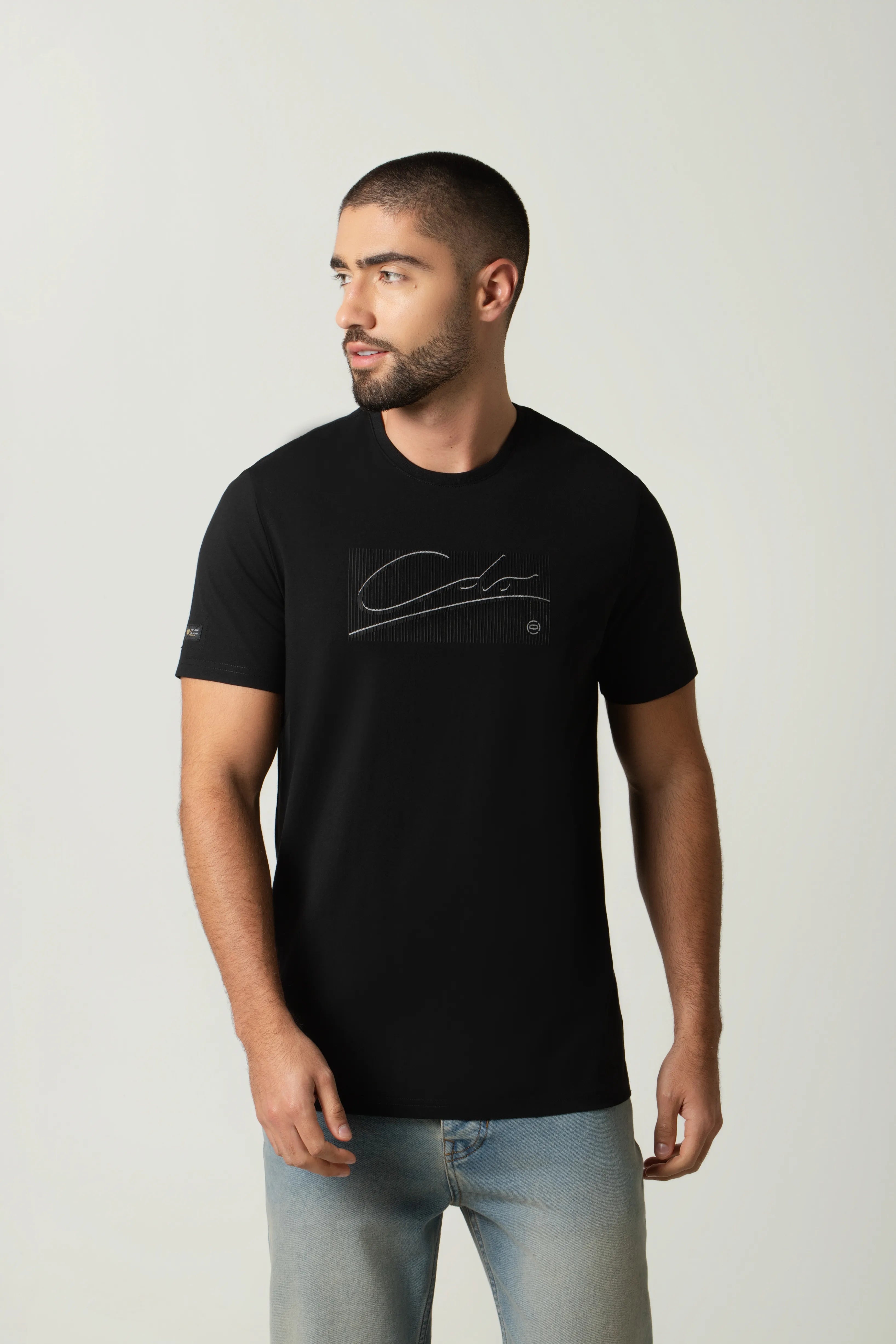 CAMISETA PREMIUM MANGA CORTA COLOR NEGRO – Quest Colombia