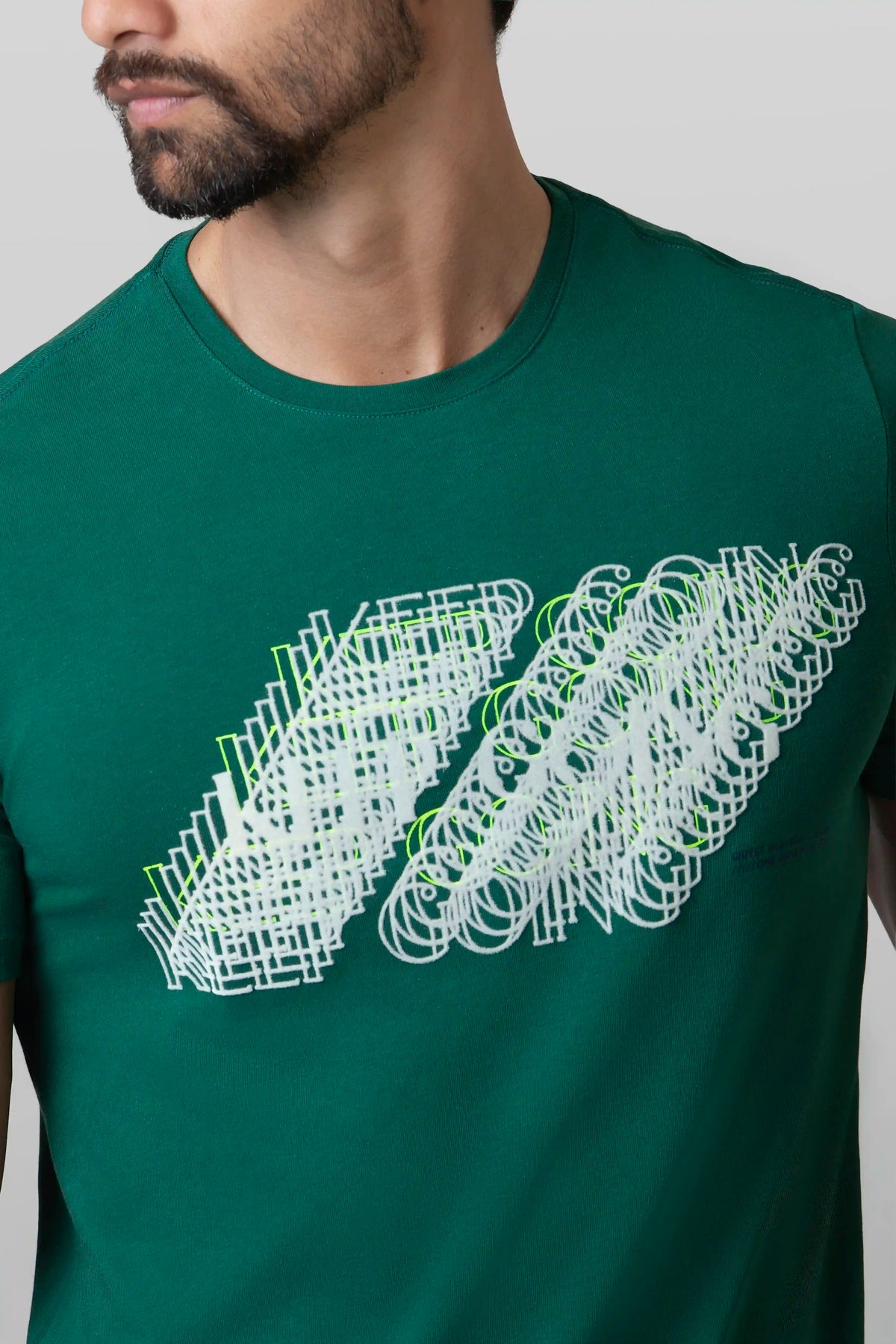 CAMISETA PREMIUM MANGA CORTA COLOR VERDE PRADERA