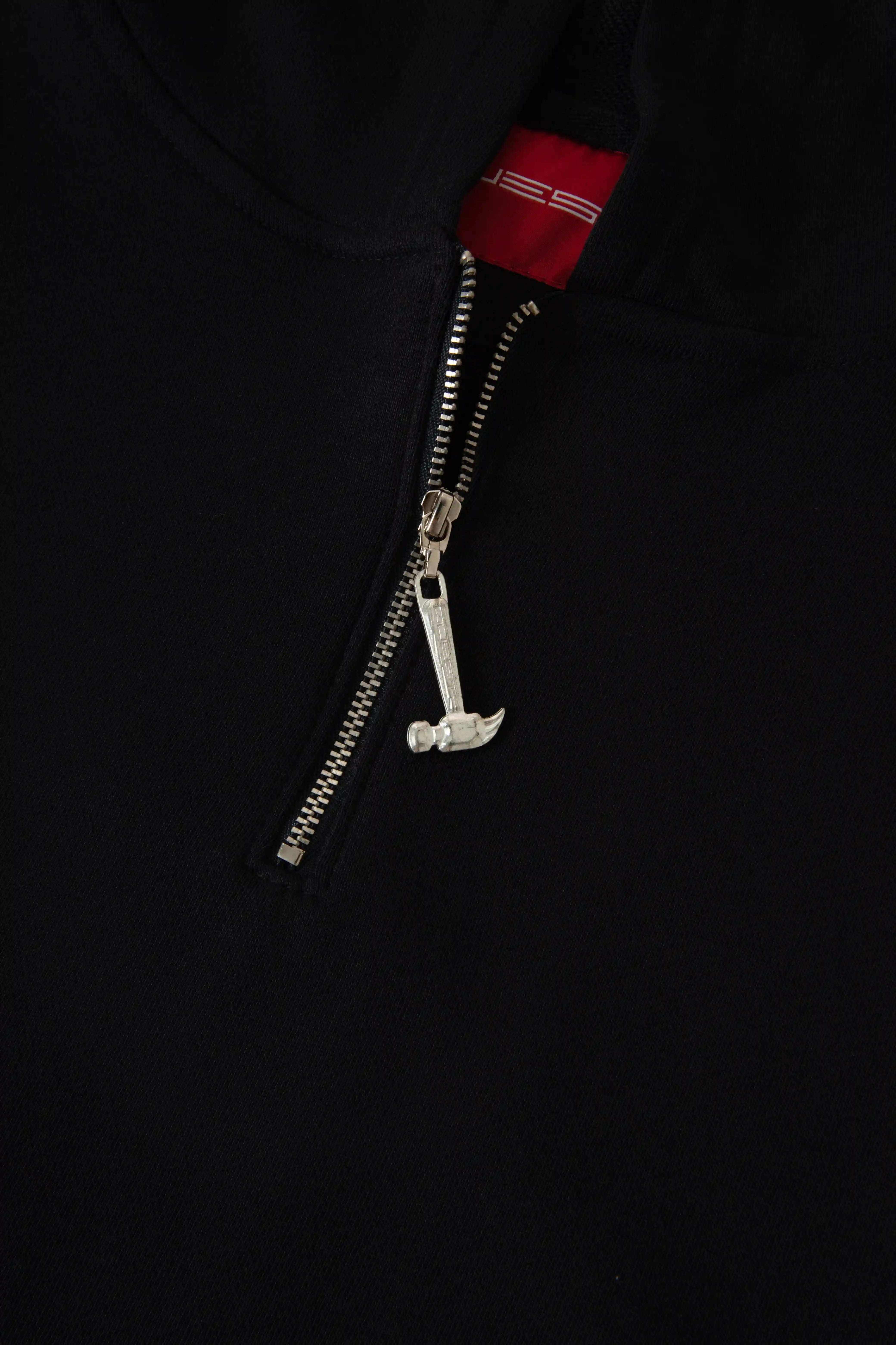 BUZO CERRADO COLOR NEGRO