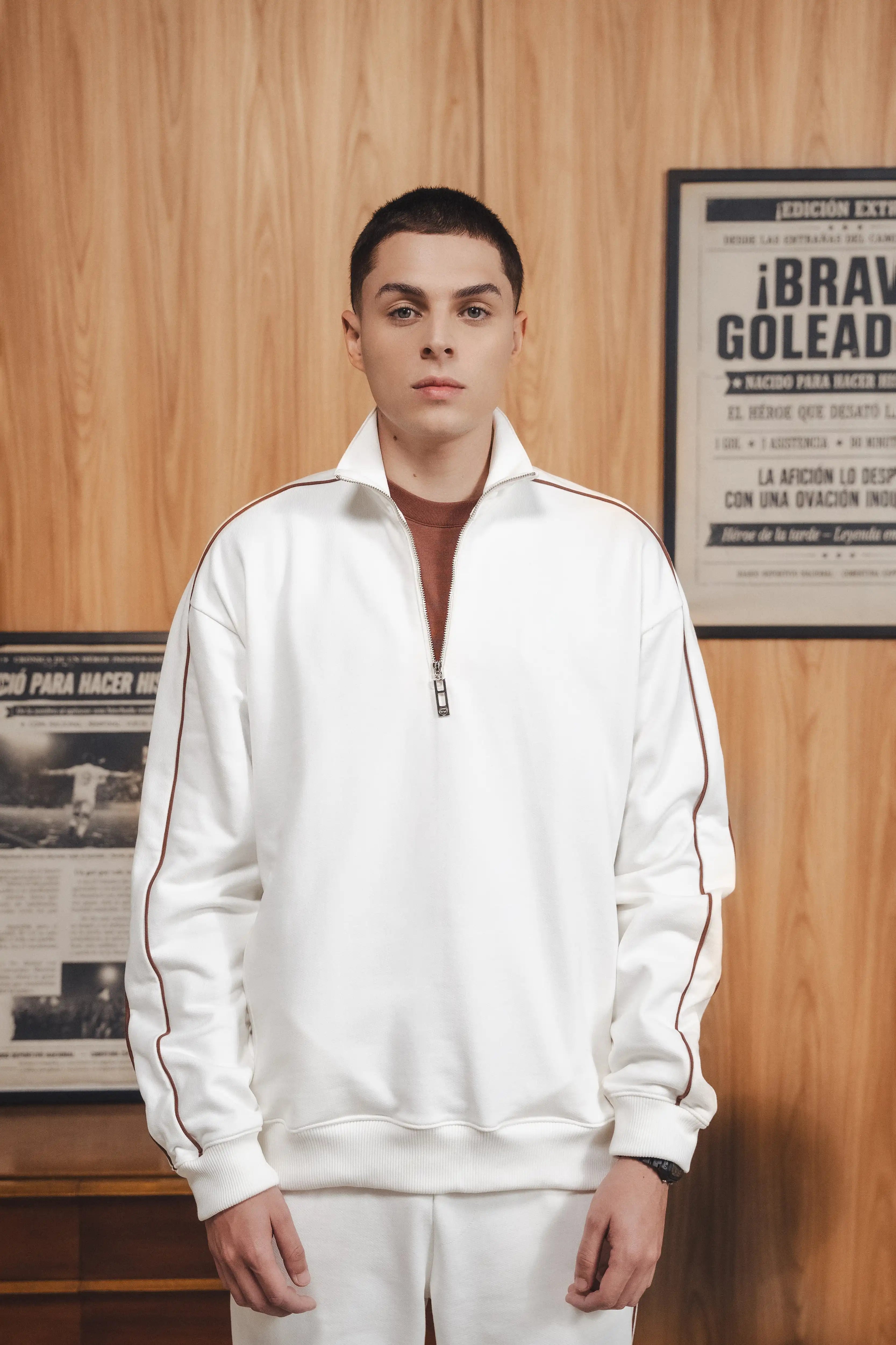 BUZO CERRADO COLOR IVORY
