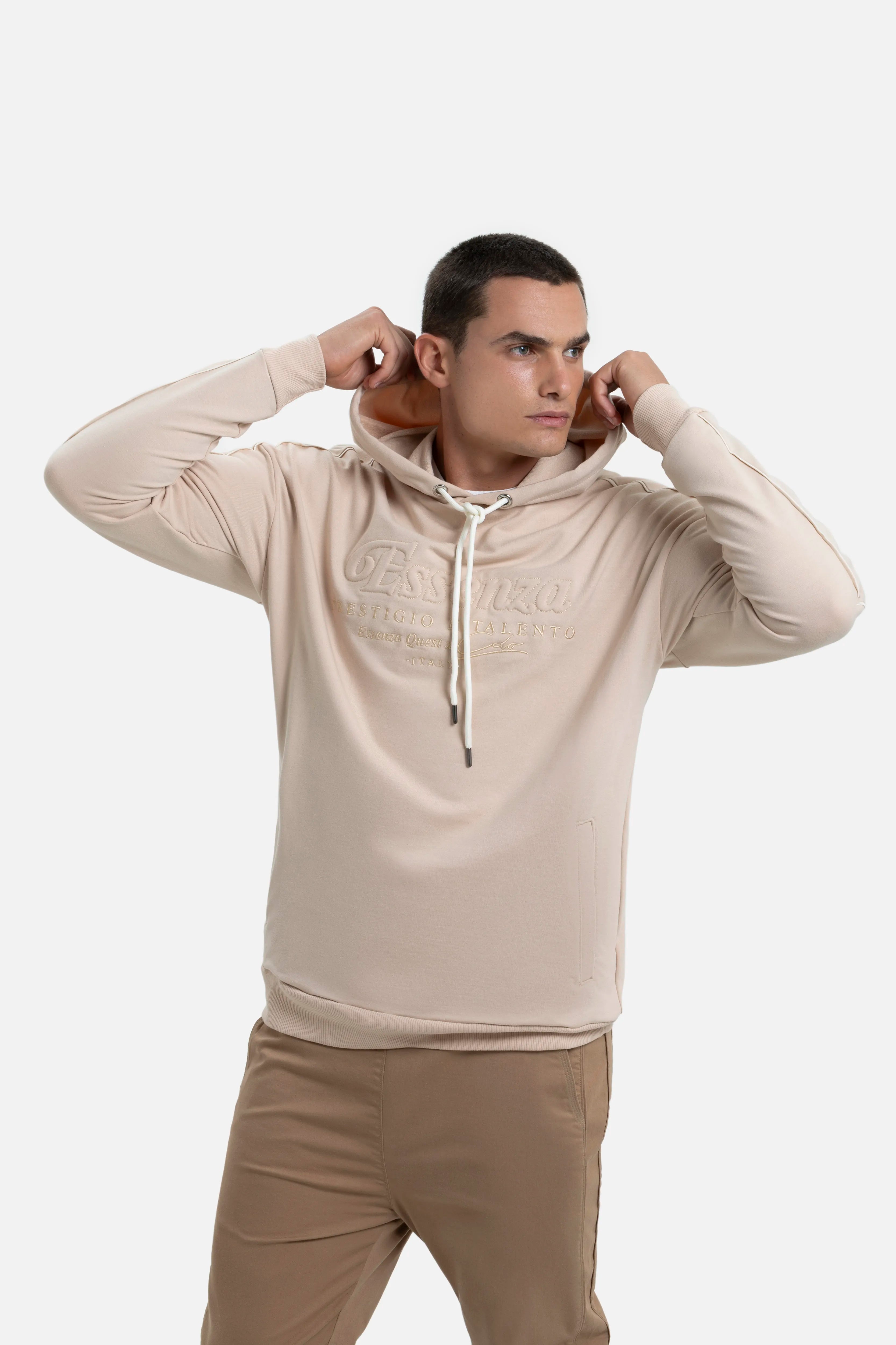 BUZO CERRADO COLOR BEIGE MEDIO