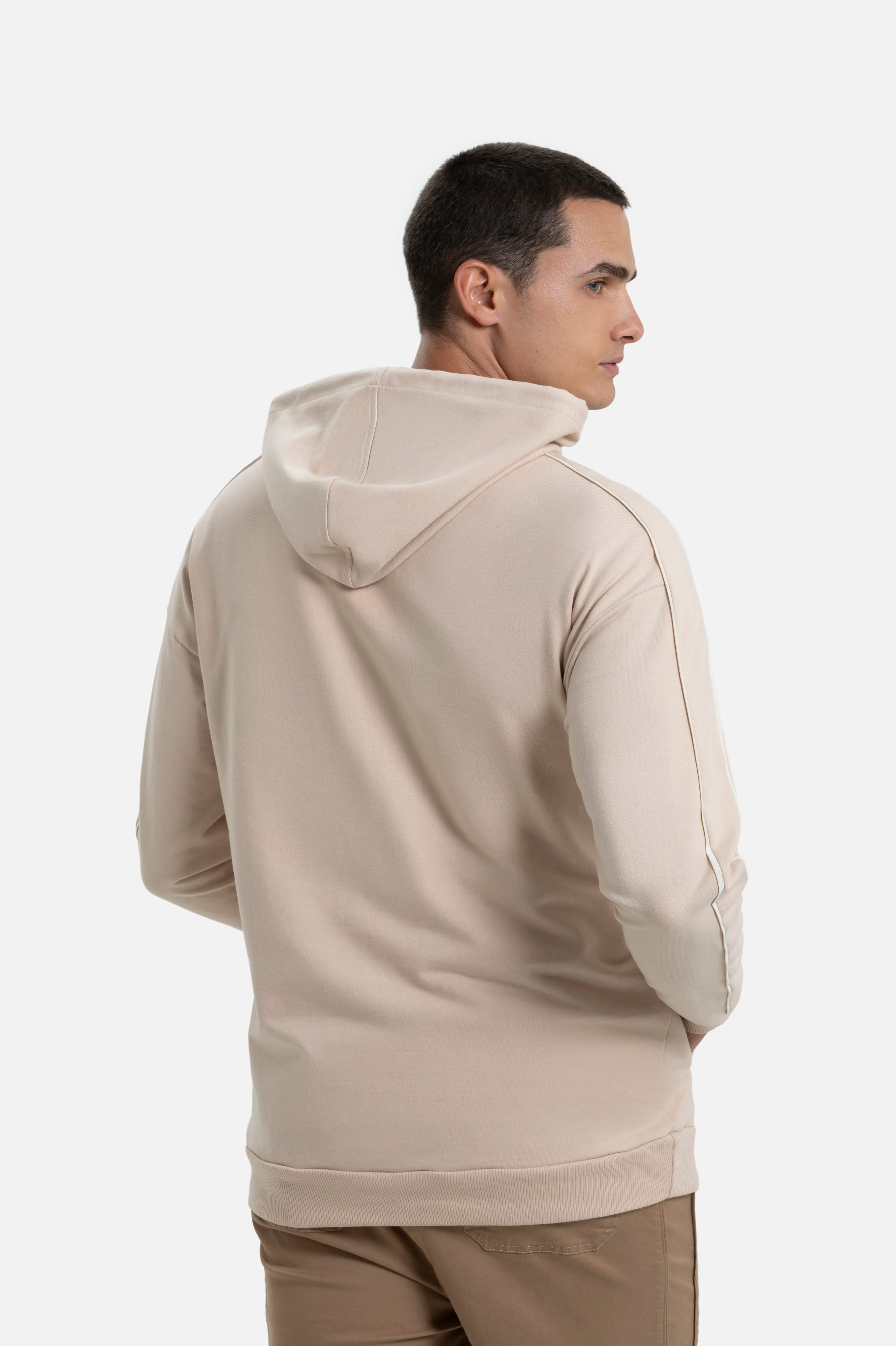 BUZO CERRADO COLOR BEIGE MEDIO