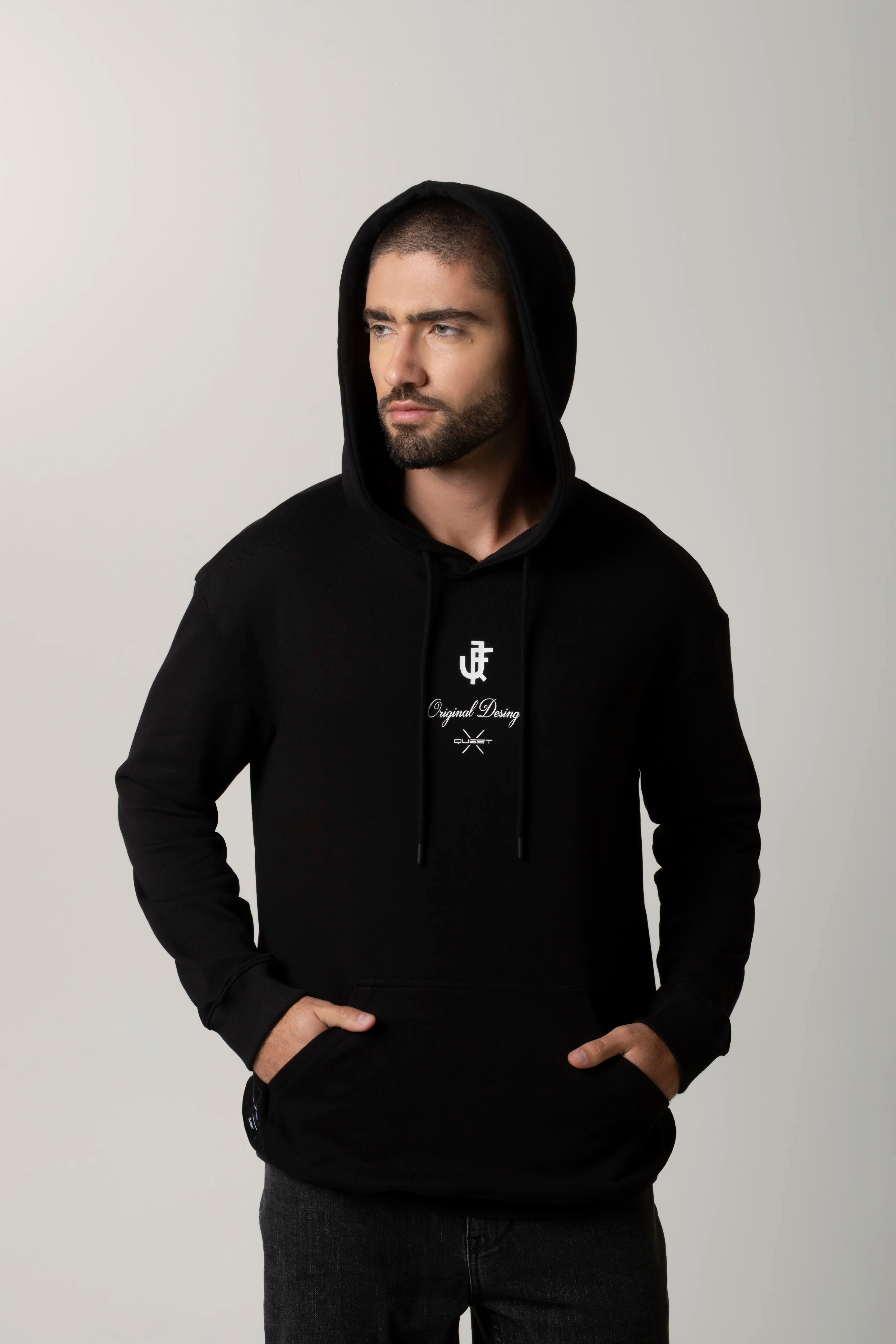 BUZO CERRADO COLOR NEGRO