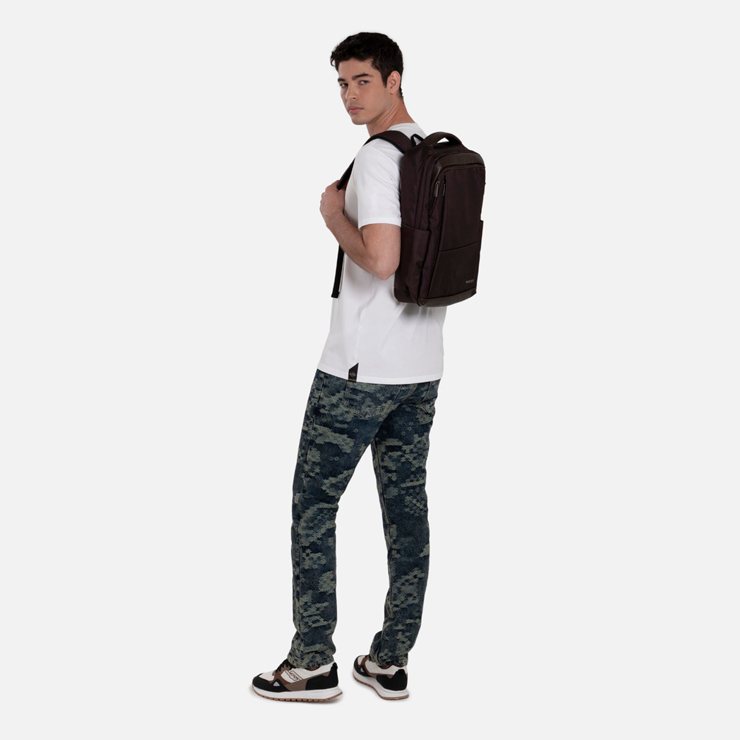 MALETIN TIPO MORRAL COLOR CAFE