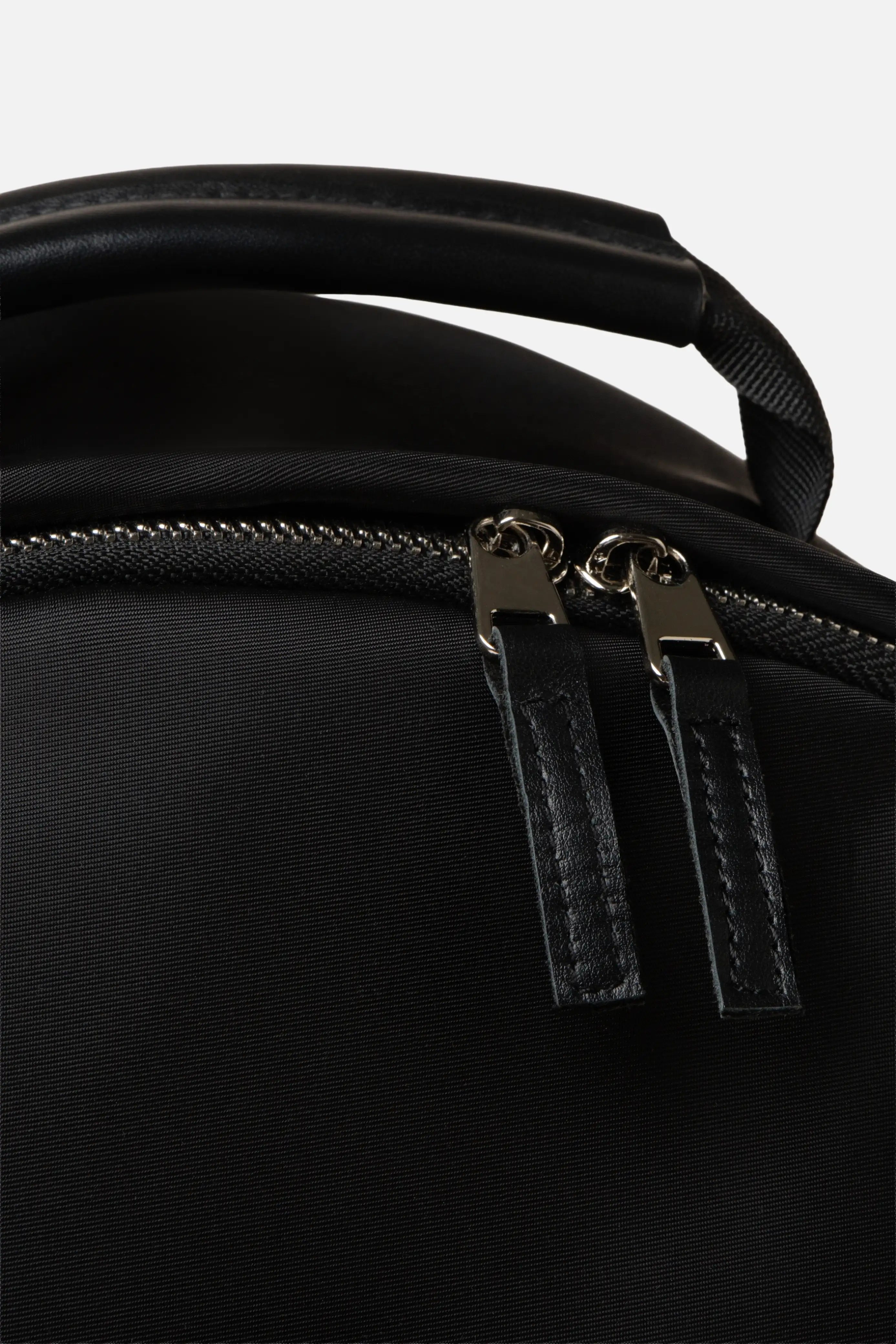 MALETIN TIPO MORRAL COLOR NEGRO