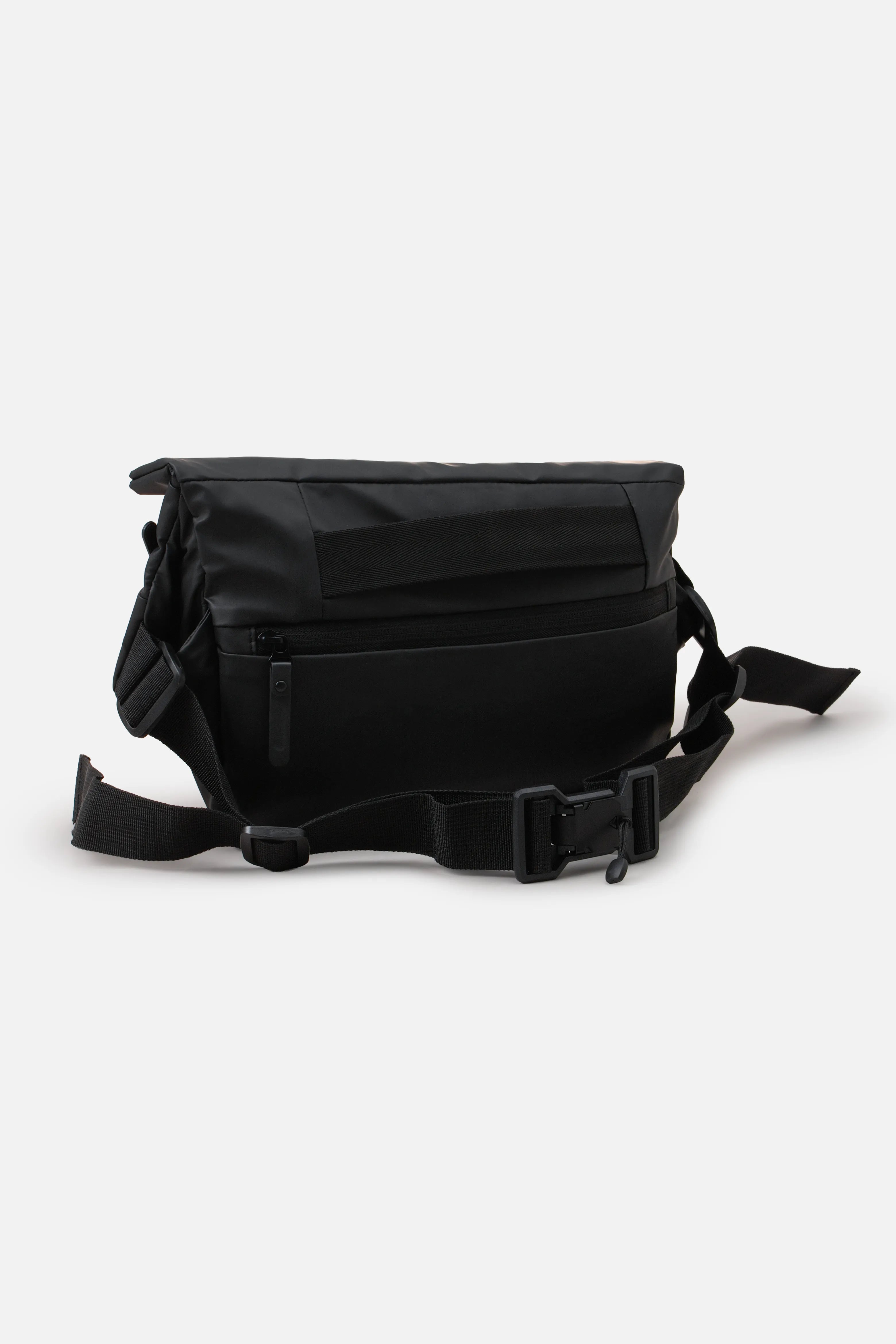 MALETIN TIPO DEPORTIVO COLOR NEGRO