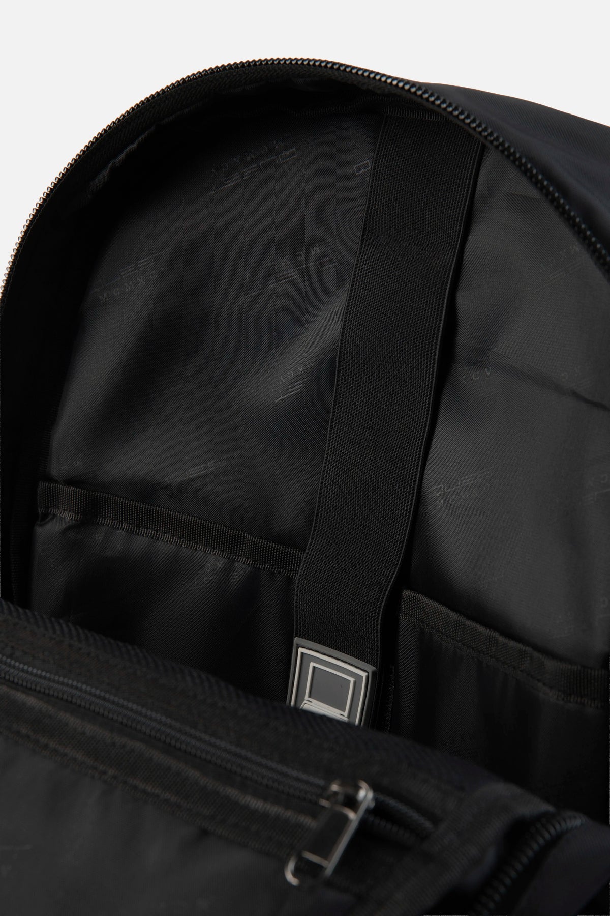 MALETIN TIPO MORRAL COLOR NEGRO