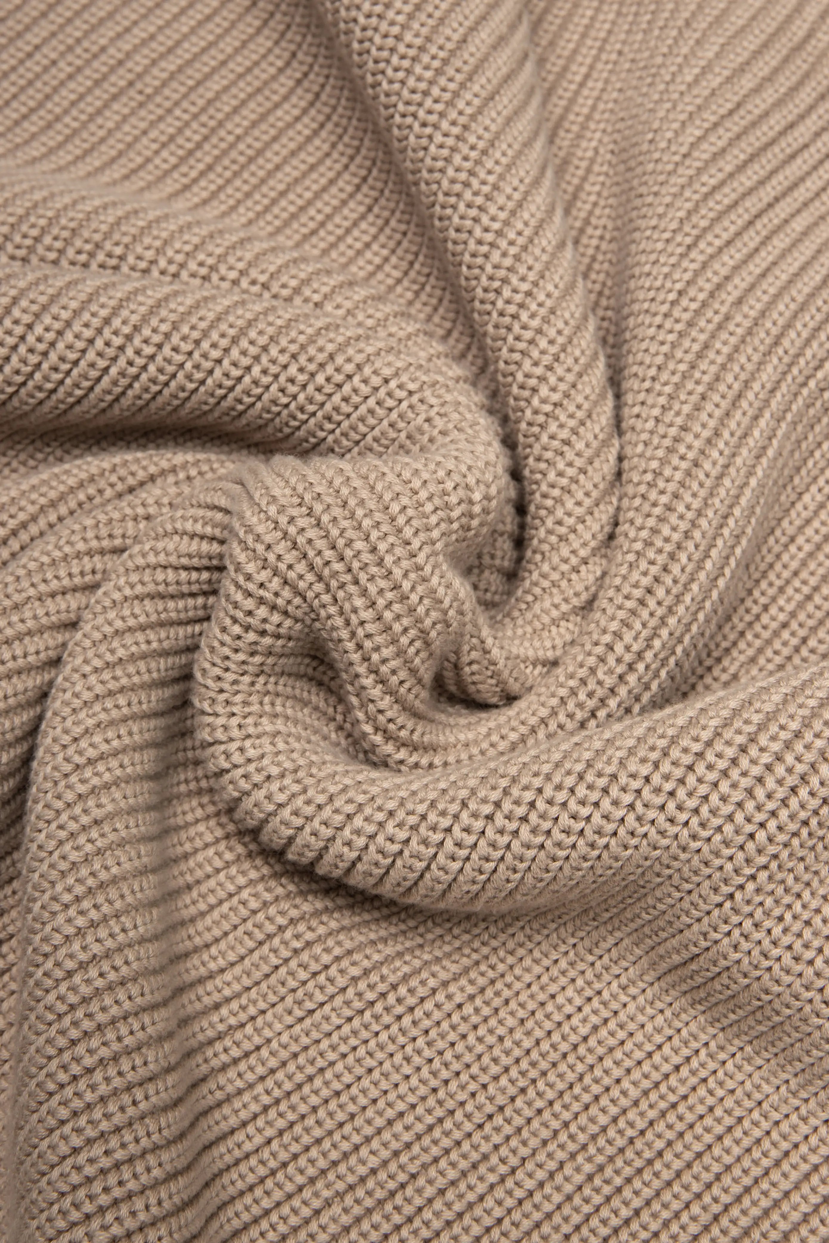 SWEATER CERRADO COLOR TAUPE
