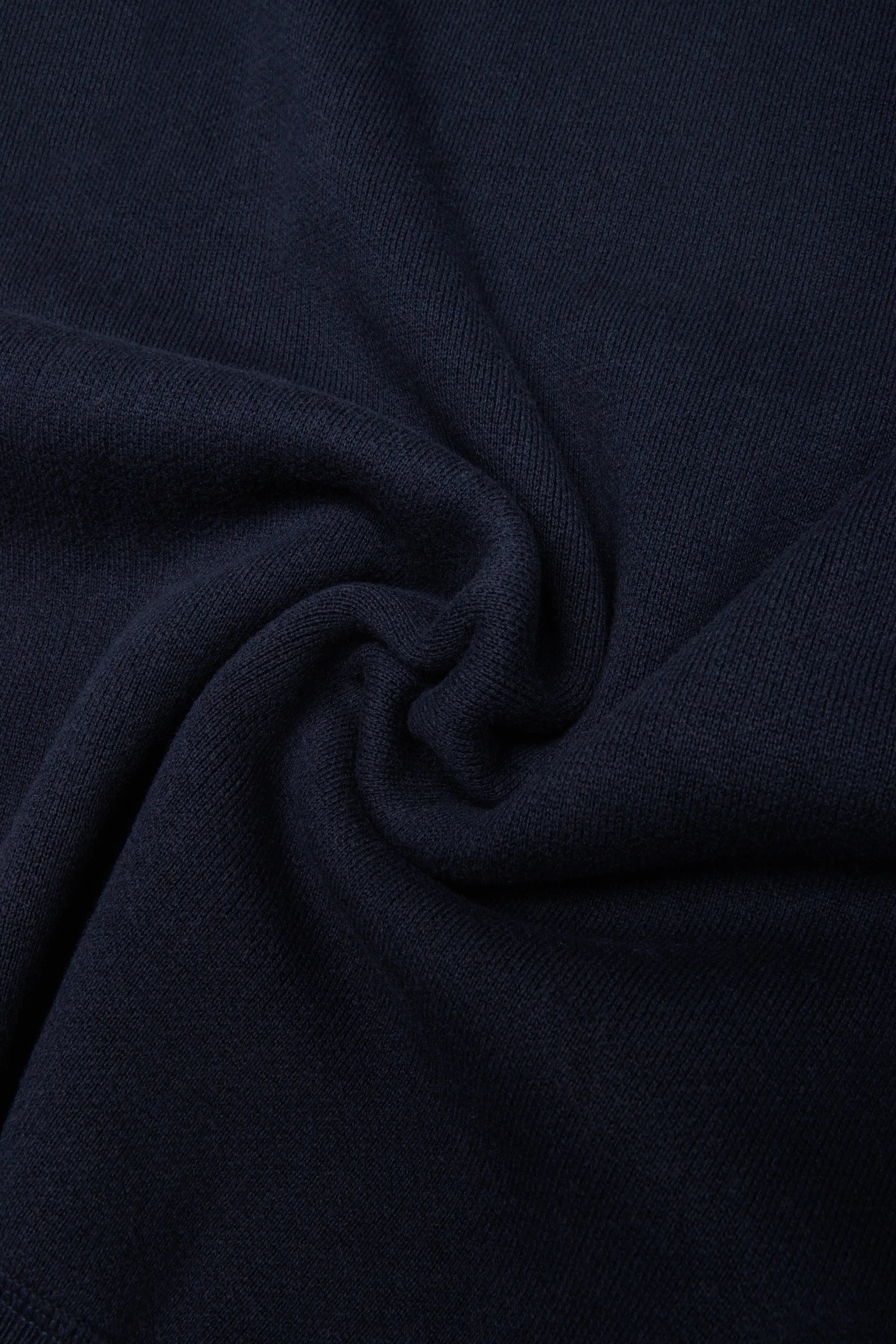 SWEATER CERRADO COLOR AZUL OSCURO