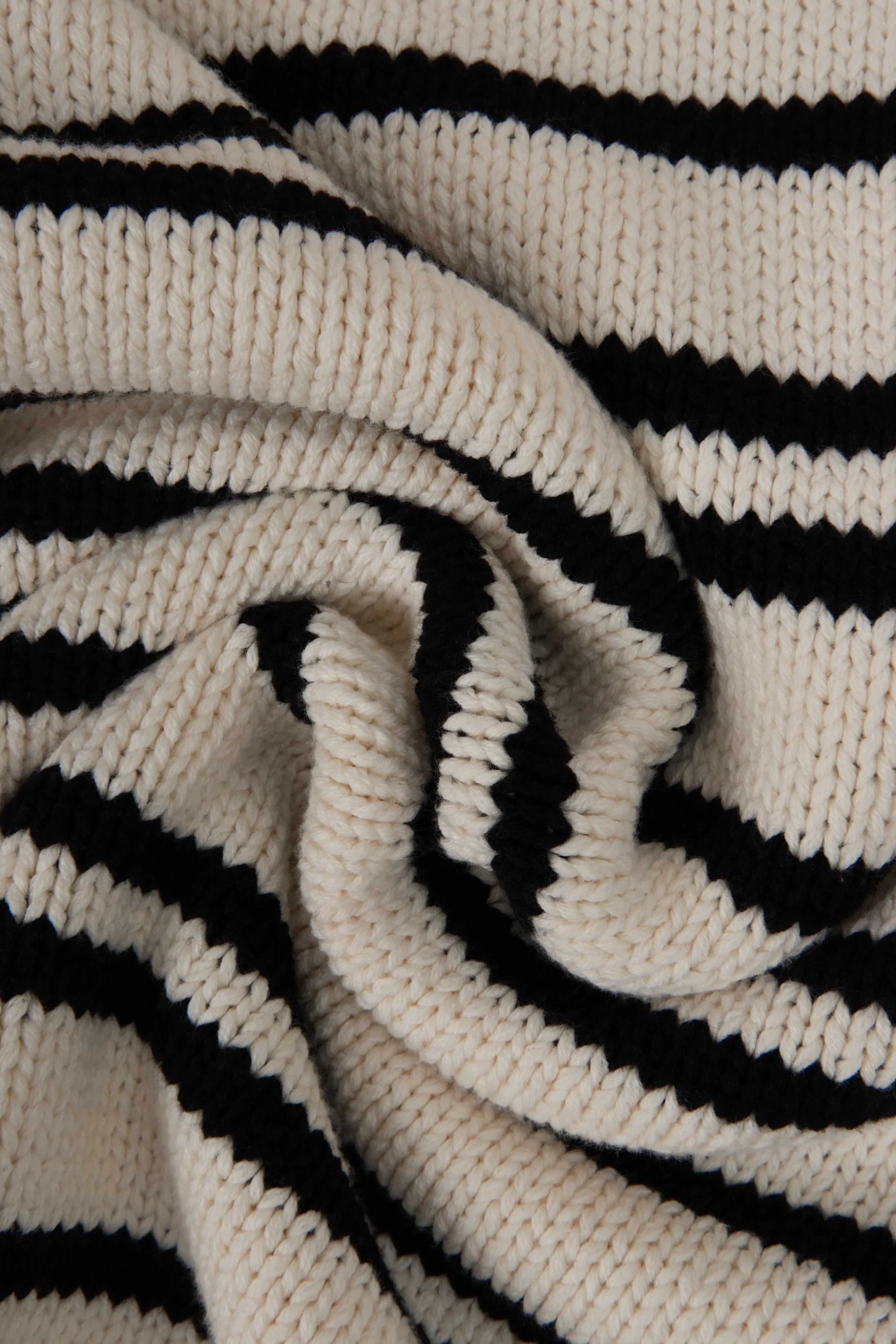 SWEATER CERRADO COLOR IVORY