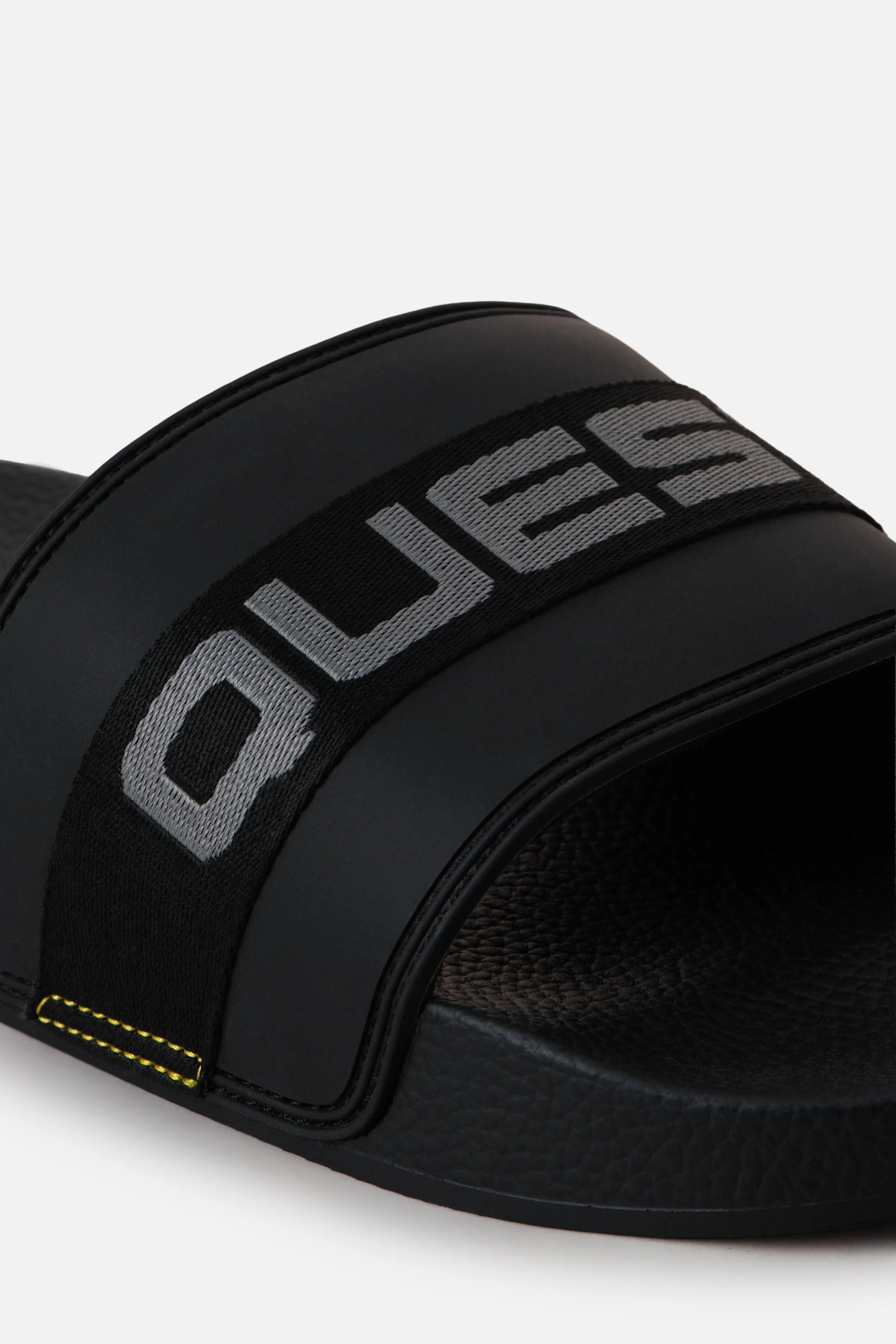 SANDALIAS TIPO PALA COLOR NEGRO